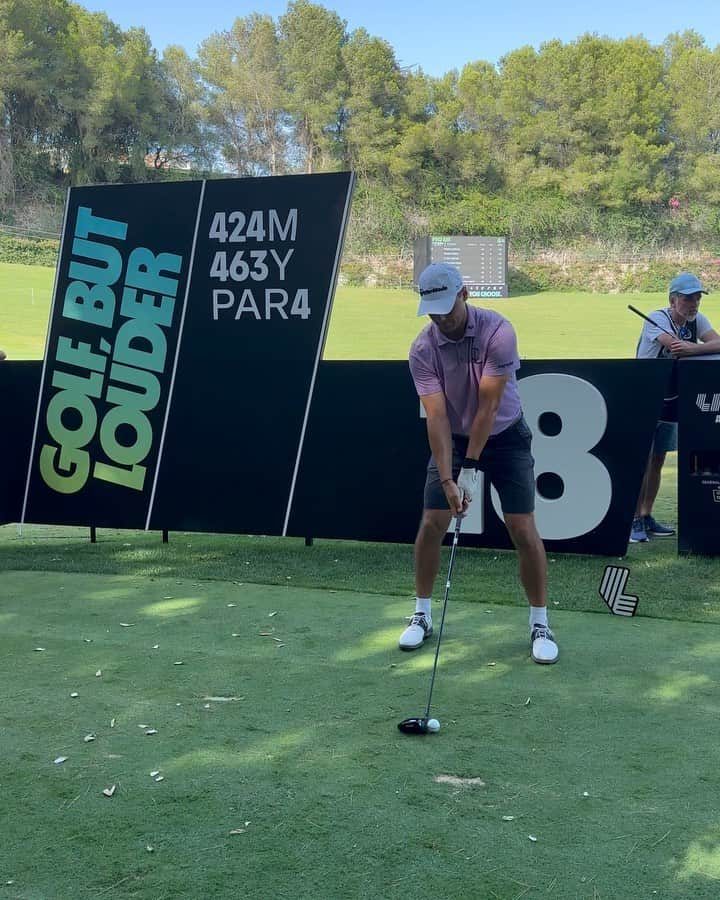 マルティン・カイマーのインスタグラム：「Playing the 18th at the amazingly beautiful @realclubvalderrama   #livgolf #cleeksgc #almostpar」