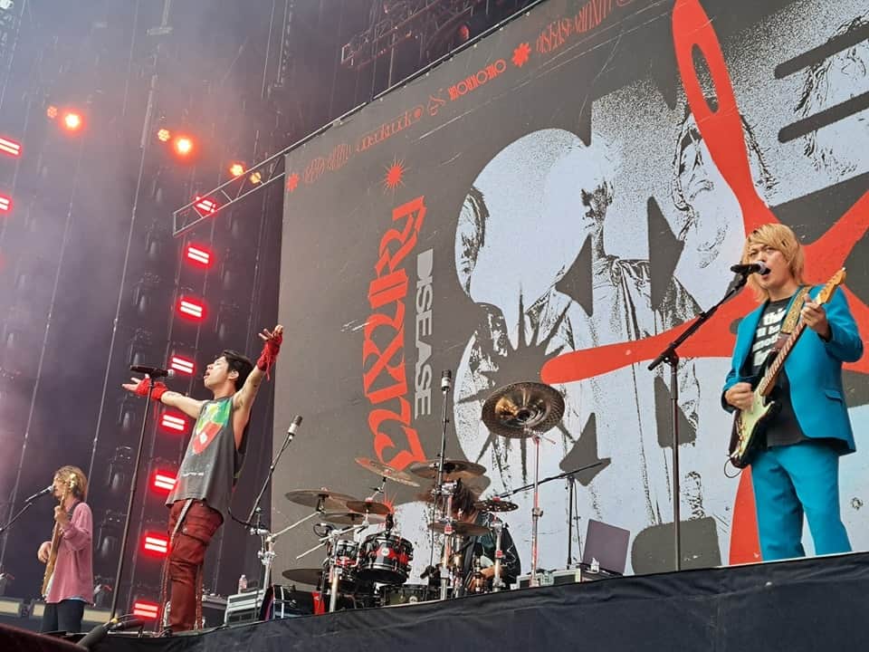 ONE OK ROCKさんのインスタグラム写真 - (ONE OK ROCKInstagram)「Bordeaux!!  #ONEOKROCK #MUSE #Europe #tour」6月30日 6時24分 - oneokrockofficial