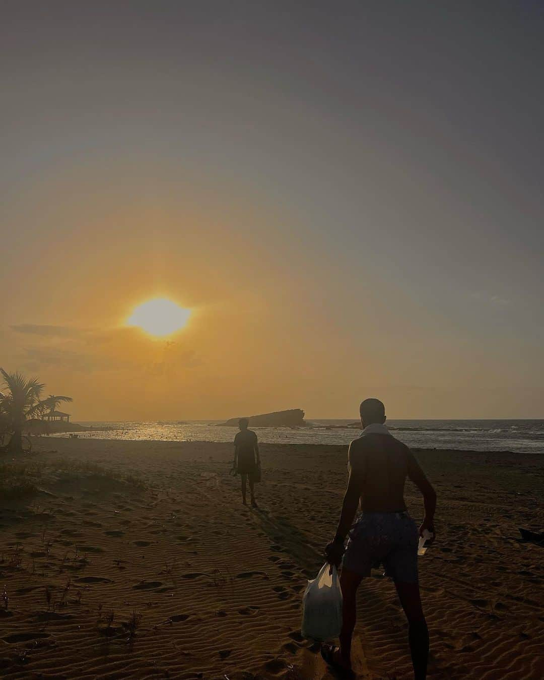 アドリアナ・ディアスさんのインスタグラム写真 - (アドリアナ・ディアスInstagram)「cerquita de la playa y el coquí…🌊☀️🇵🇷」6月30日 6時55分 - diazadriana123