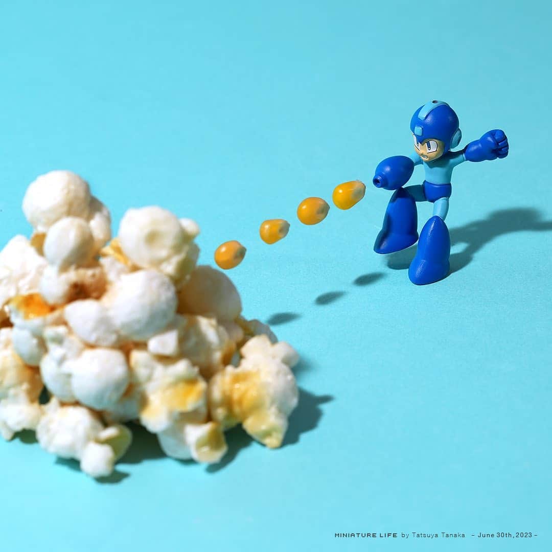 田中達也のインスタグラム：「⠀ “Mega Man” ⠀ ロックマンあらためポップマン ⠀ ─────────────────── 《EXHIBITION info》 ⠀ 【ミニチュアの視点で見る日本－田中 達也】展 Japan from miniatures - Tatsuya Tanaka at Japan House São Paulo until : Oct. 8, 2023 ⠀ 【ミニチュアライフ 神戸エアポート】 MINIATURE LIFE × KOBE AIRPORT ⠀ ───────────────────」