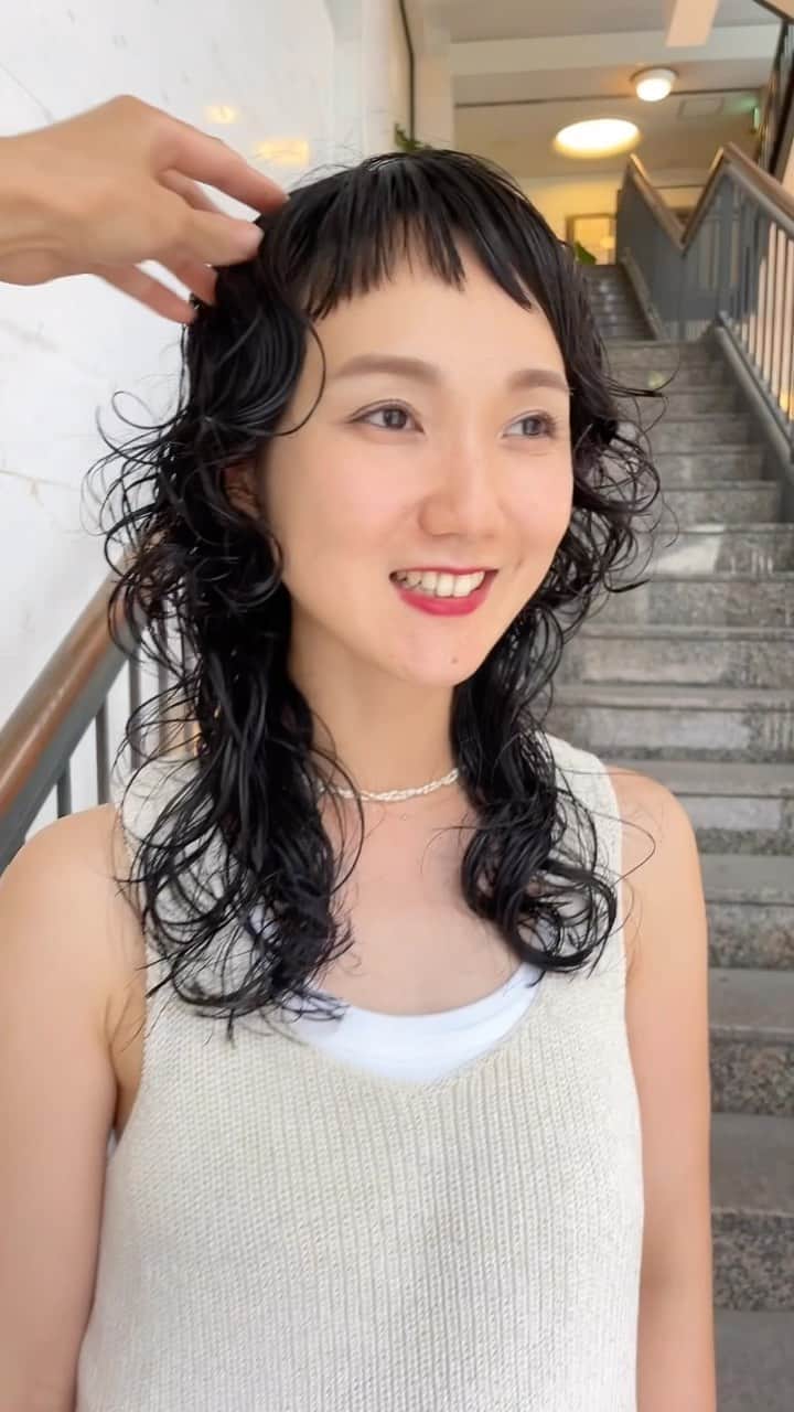 田中真奈美のインスタグラム：「いくみさん💓 カットにパーマ🎶 . 可愛い可愛いナリ君👦🏻 お利口さんに待てましたー👏🏻 オシャレさんだなーちっちゃいリュックもたまらなく可愛かった💓 . 次はお兄ちゃんとお姉ちゃんだね✂️ またお待ちしてまーす😆🙌🏻 ありがとうございます✨ . . . #福岡ママ  #福岡美容室  #天神美容室  #大名美容室  #福岡パーマ」