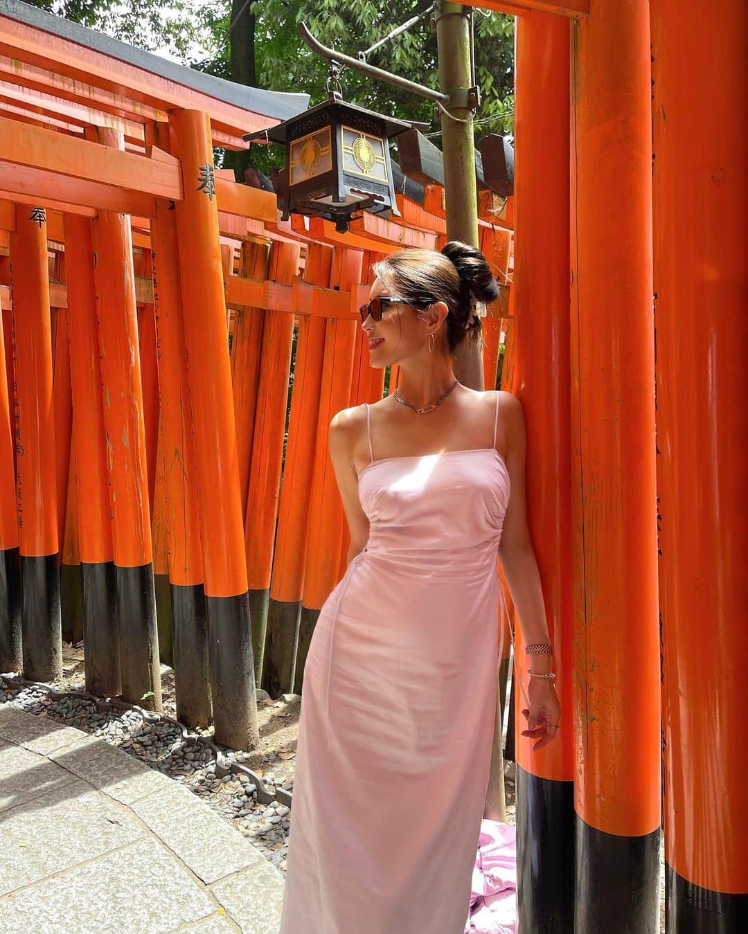 MIKAのインスタグラム：「Hot summer in Kyoto🌤️⛩️  ⠀」