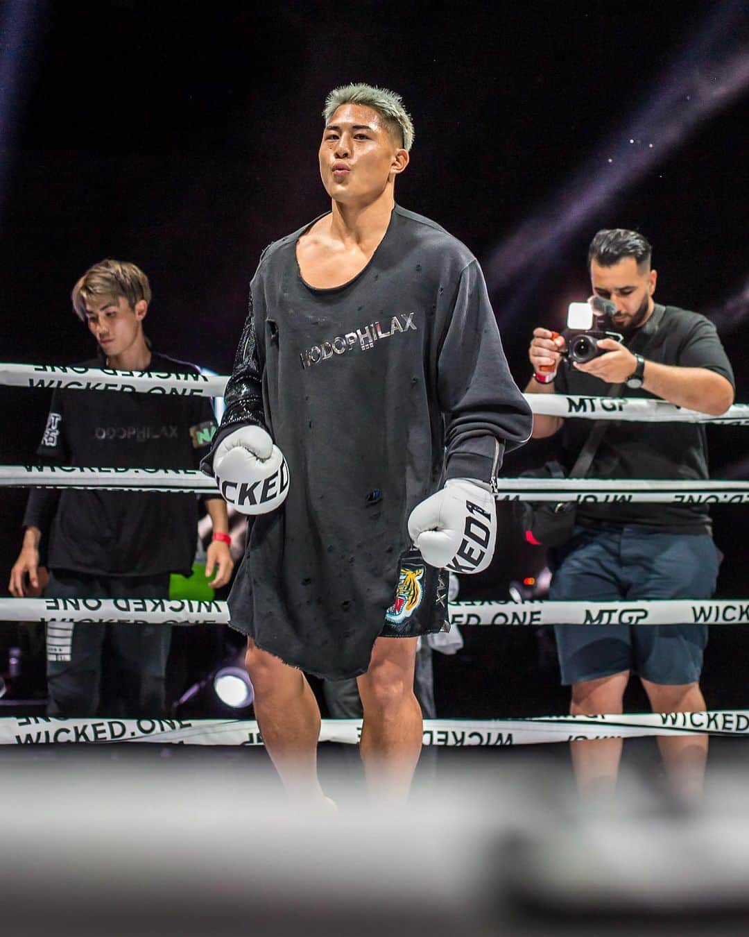 大雅のインスタグラム：「Impact in Paris🥊」