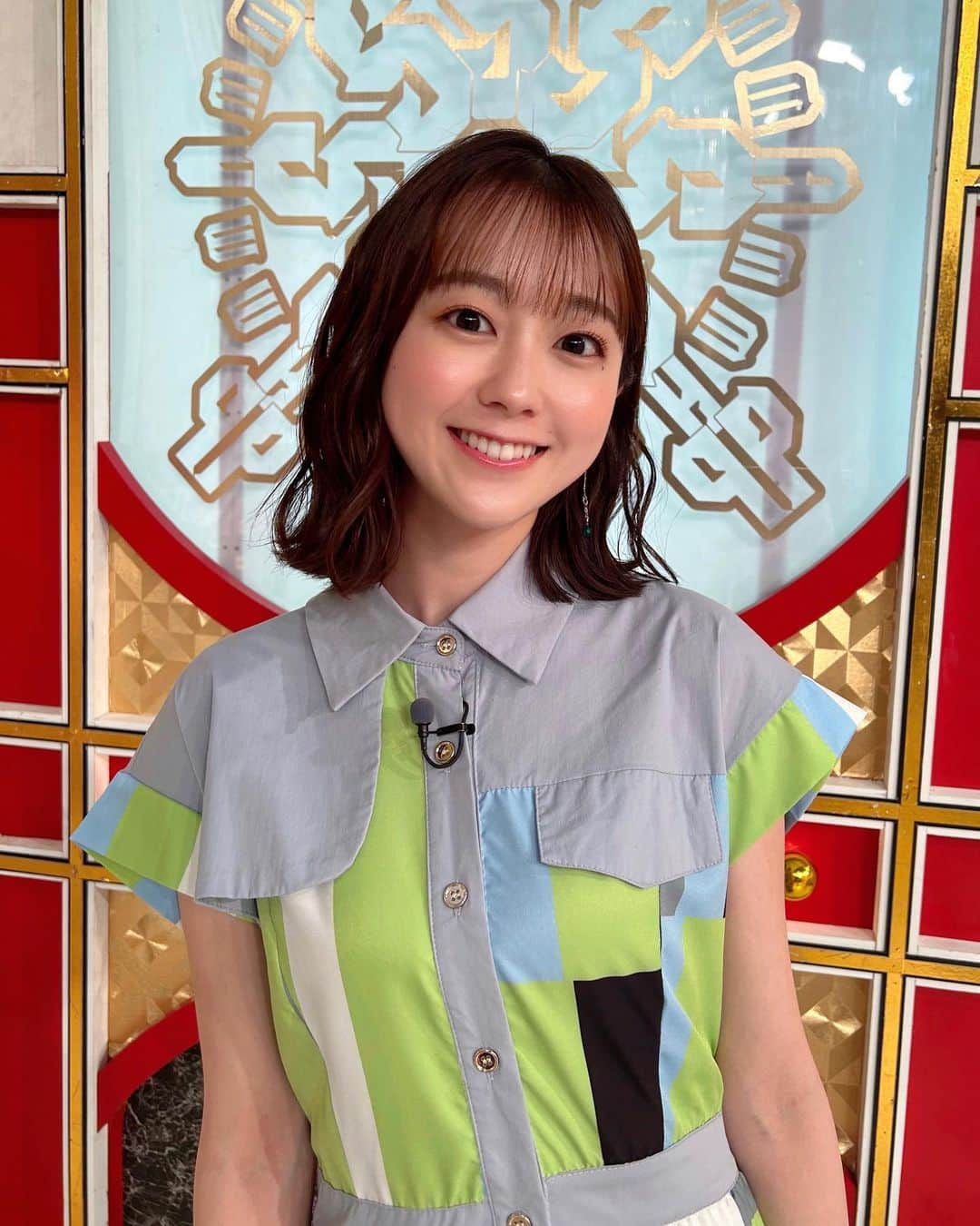 若林有子のインスタグラム：「今夜の金スマは島崎和歌子さんがゲスト🎤  TBSの年に2回のお祭り「オールスター感謝祭」に金スマが初密着！  30年以上司会を務めている和歌子さん✨ アナウンサーとして感謝祭に参加する度にその凄さを感じていましたが、裏側を見て改めて驚きました😳 和歌子さんが司会に抜擢された理由も分かりますよ〜👀  今夜9時〜ぜひご覧ください！  ワンピース: wildlily パンプス: DIANA アクセサリー: agete/NOJESS」