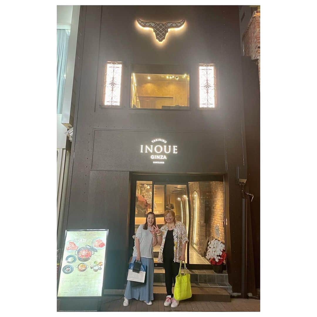 井上貴子のインスタグラム：「神取さんがW井上の デビュー35周年だからと  @inoue_ginza  「焼肉いのうえ」銀座店 https://tabelog.com/tokyo/A1301/A130101/13285252  にご招待してくださいました  #ステキな個室で   オープン記念スペシャルコース 前菜 ・いのうえプリン フォアグラ 刺肉 瞬間燻製ユッケ 塩焼 ・国産タン2種伝統 ・いのうえロース 雌牛黒毛和牛 A5ランク BMS最上級 Open特典 ・ 黒毛和牛カイノミサンド 口直し ・季節のソルベ 改心 ・焼きすき 雲海 タレ焼 ・黒毛和牛厳選肉2種 〆の一品 ・本日の土鍋ご飯 果物 ・フルーツ  豪華なメニュー  おなかいっぱいでーす  オシャレな焼肉屋さん しかも「いのうえ」さん  ご縁を感じます  Happyで^ ^  #井上貴子  #LLPWX #大谷くんがんばれ #女子プロレス #デビュー35周年 #足首剥離骨折治り中 #神取忍 #井上京子 #焼肉いのうえ銀座店 #銀座 #haoming #https://www.youtube.com/c/takacoinoue  #cacatocacat #LLPWX通販サイト神取屋 #感謝」