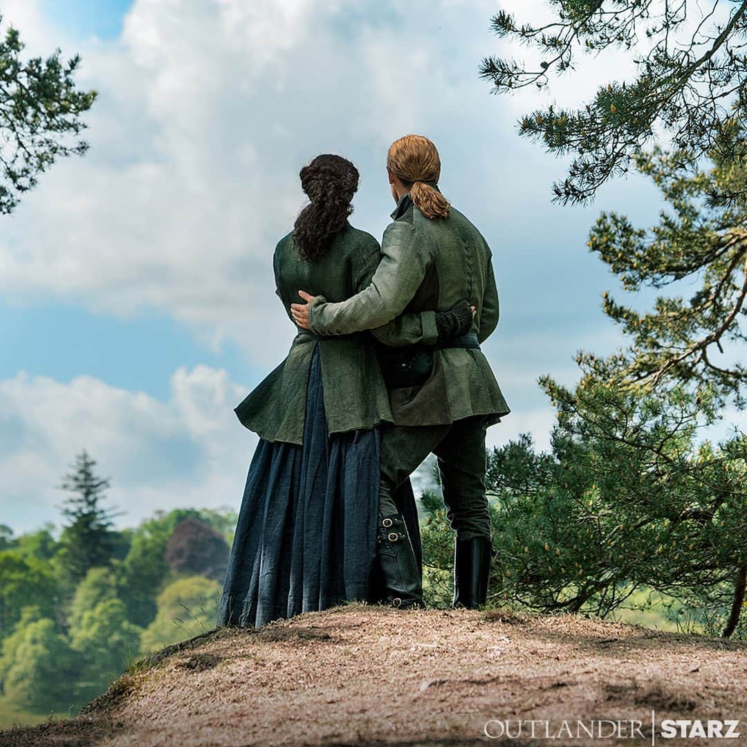 カトリナ･バルフさんのインスタグラム写真 - (カトリナ･バルフInstagram)「Saying goodbye is never easy …. But they’ll always have each other. @outlander_starz @lionsgateplusuk @sptv」6月30日 17時29分 - caitrionabalfe