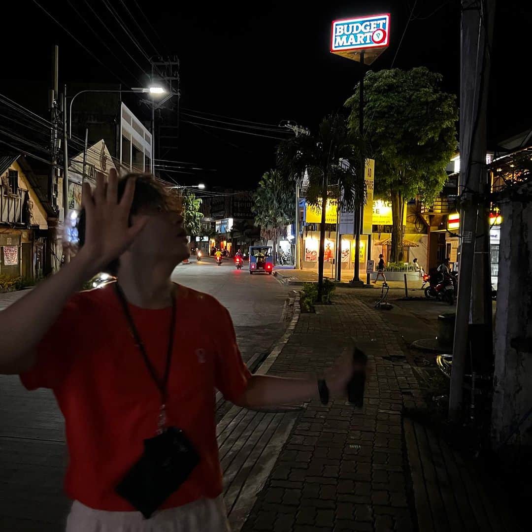 クォン・スンイルさんのインスタグラム写真 - (クォン・スンイルInstagram)「#Boracay 🏝️ #BoracayIsland #Jolibee 🐝」6月30日 17時59分 - urbankwon