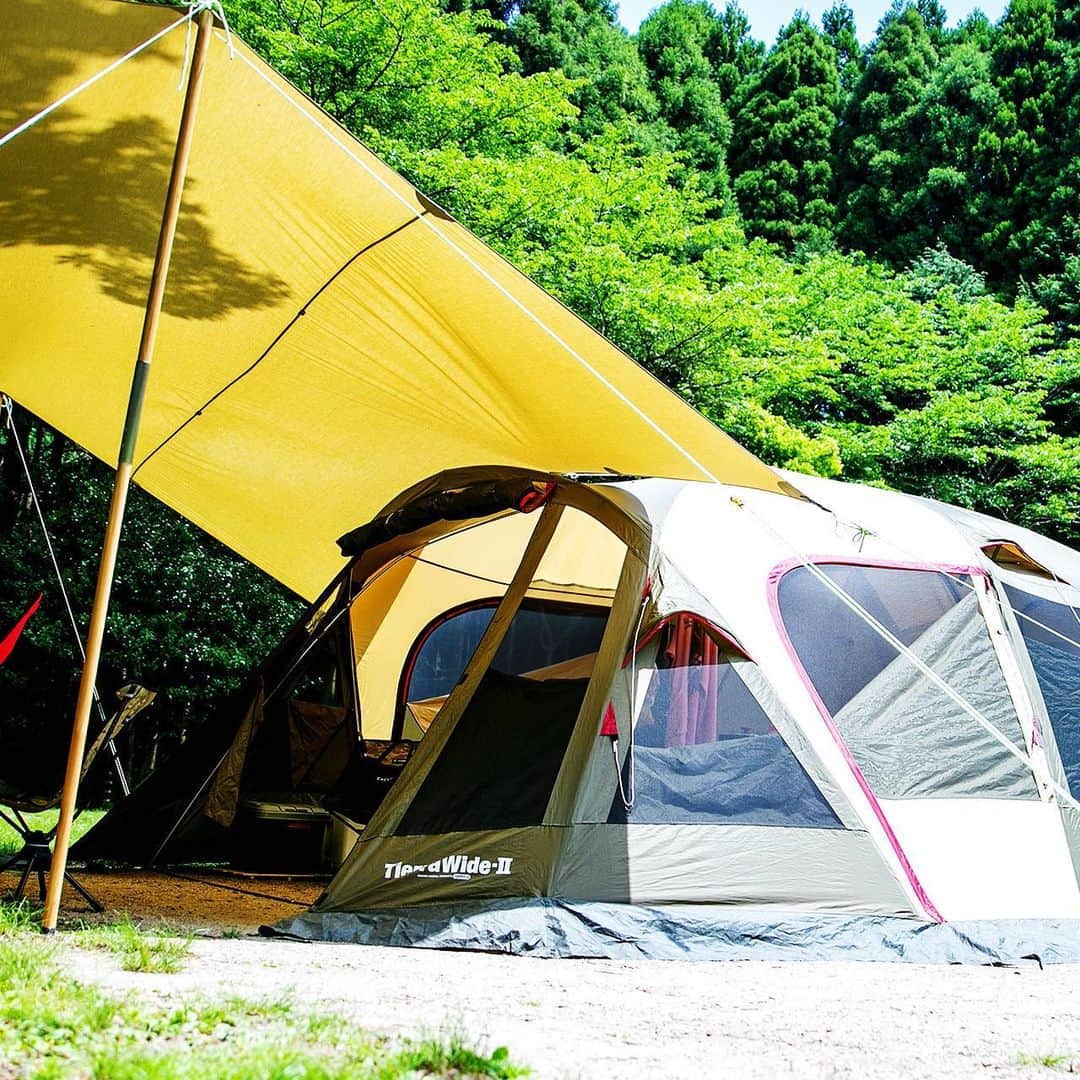 キャンプ情報サイト［ランタン］のインスタグラム：「CAMP SMILE STYLE ／ 設営をスピーディーに終わらせ、 のんびり過ごすのがキャンプの楽しみ ＼ いろんなキャンパーのキャンプスタイルを現地取材と一般キャンパーからの投稿で数多く掲載してます。 . . 詳しくは @lantern.camp webサイトをご覧ください . . #camp #camping #camplife #outdoor #travel #trip #lantern_smile #キャンプ #キャンプ用品 #アウトドア #テント #自然 #旅行 #キャンプ初心者 #キャンプ好きな人と繋がりたい #アウトドア好きな人と繋がりたい #camper #外遊び #キャンプスタイル #かぶとの森テラス #ファミリーキャンプ #ファミキャン #ogawa #オガワキャンパル #Coleman #コールマン #montbell #モンベル」