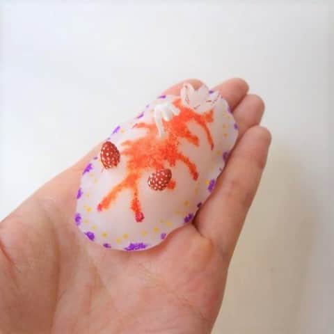 ヴィレッジヴァンガードオンラインストアさんのインスタグラム写真 - (ヴィレッジヴァンガードオンラインストアInstagram)「．🌈  🏝【#ARIETTACANDLE】🏝 鮮やかなウミウシキャンドル  「海の宝石」とも呼ばれるウミウシ。  その可愛い姿にメロメロな ダイバーさんや海好きさんがいっぱい❤  トロピカルで夏らしいキャンドルです！  #ウミウシ #ウミウシグッズ #ウミウシ雑貨 #ウミウシキャンドル #ウミウシアイテム #クロモドーリスプレキオーサ  #ミズタマウミウシ  #アカネコモンウミウシ  #シモフリカメサンウミウシ  #シロウミウシ  #ジュッテンイロウミウシ  #ブチウミウシ  #キャンドル #ろうそく #インテリア  #雑貨 #ヴィレヴァン #ヴィレヴァンオンライン #ヴィレッジヴァンガード」6月30日 18時00分 - village_vanguard