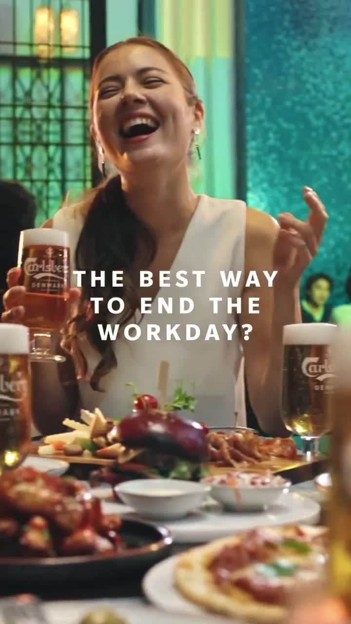 カールスバーグのインスタグラム：「Good food, friends and a Carlsberg. The perfect way to enjoy the weekend.」