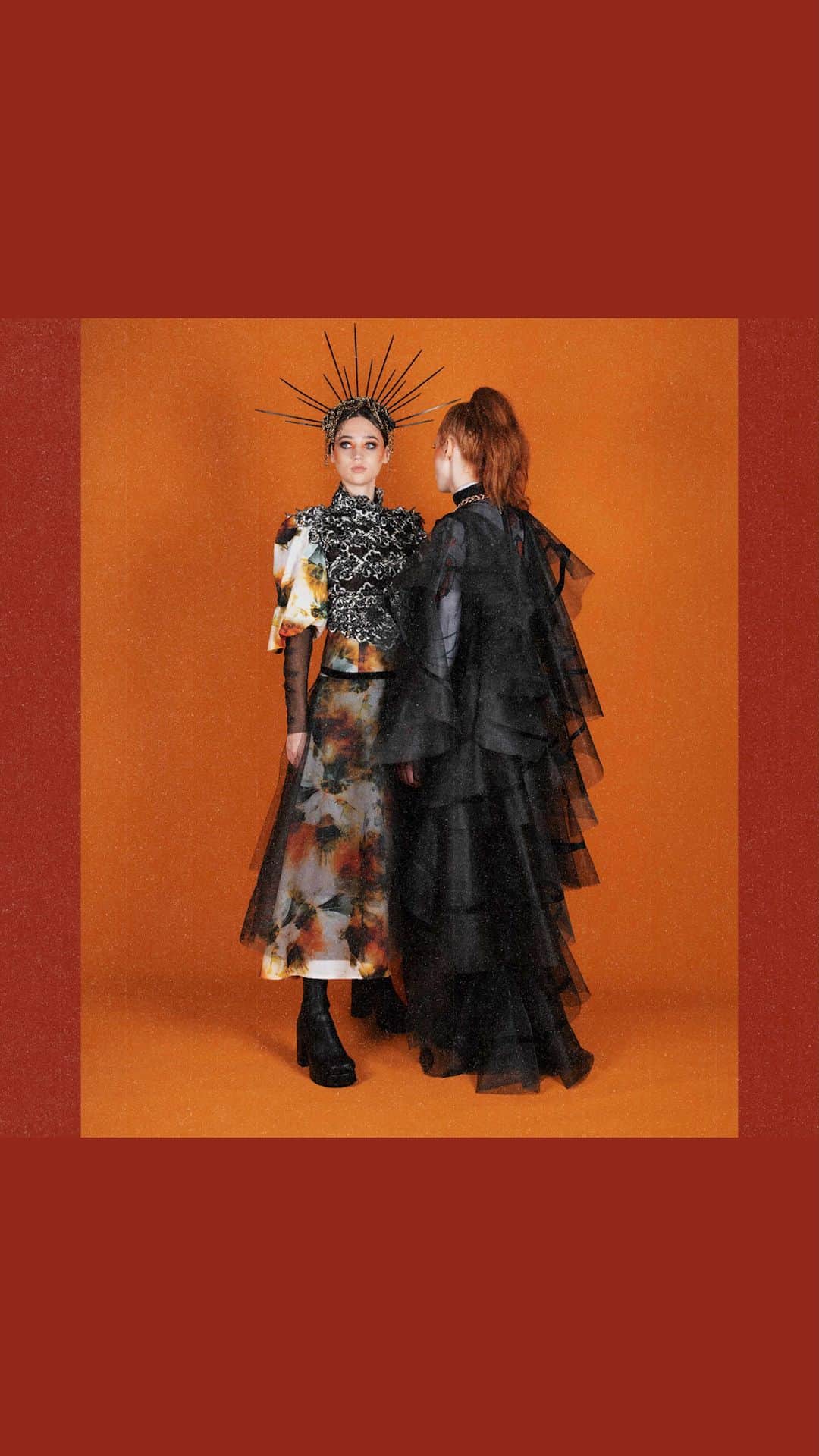 パワーハウスミュージアムのインスタグラム：「OPEN NOW: FUTURE FASHION  Now in its 30th year, Powerhouse’s Future Fashion exhibition showcases the next generation of design talent emerging from some of Australia’s leading institutions.    Featuring outfits from graduates including Cate Caldis (Fashion Design Studio TAFE NSW), Jason Clark (UTS), Edwina Harding (Whitehouse Institute of Design) and Holly Villagra (Torrens University / Billy Blue College of Design).    The exhibition also includes outfits from the Powerhouse collection including Akira Isogawa, Anna Plunkett and Luke Sales from Romance Was Born, Claire Tregoning from P.E Nation, Dion Lee, Lyna Ty from Song for the Mute and Toni Maticevski.  Video edited by @yeoseop」