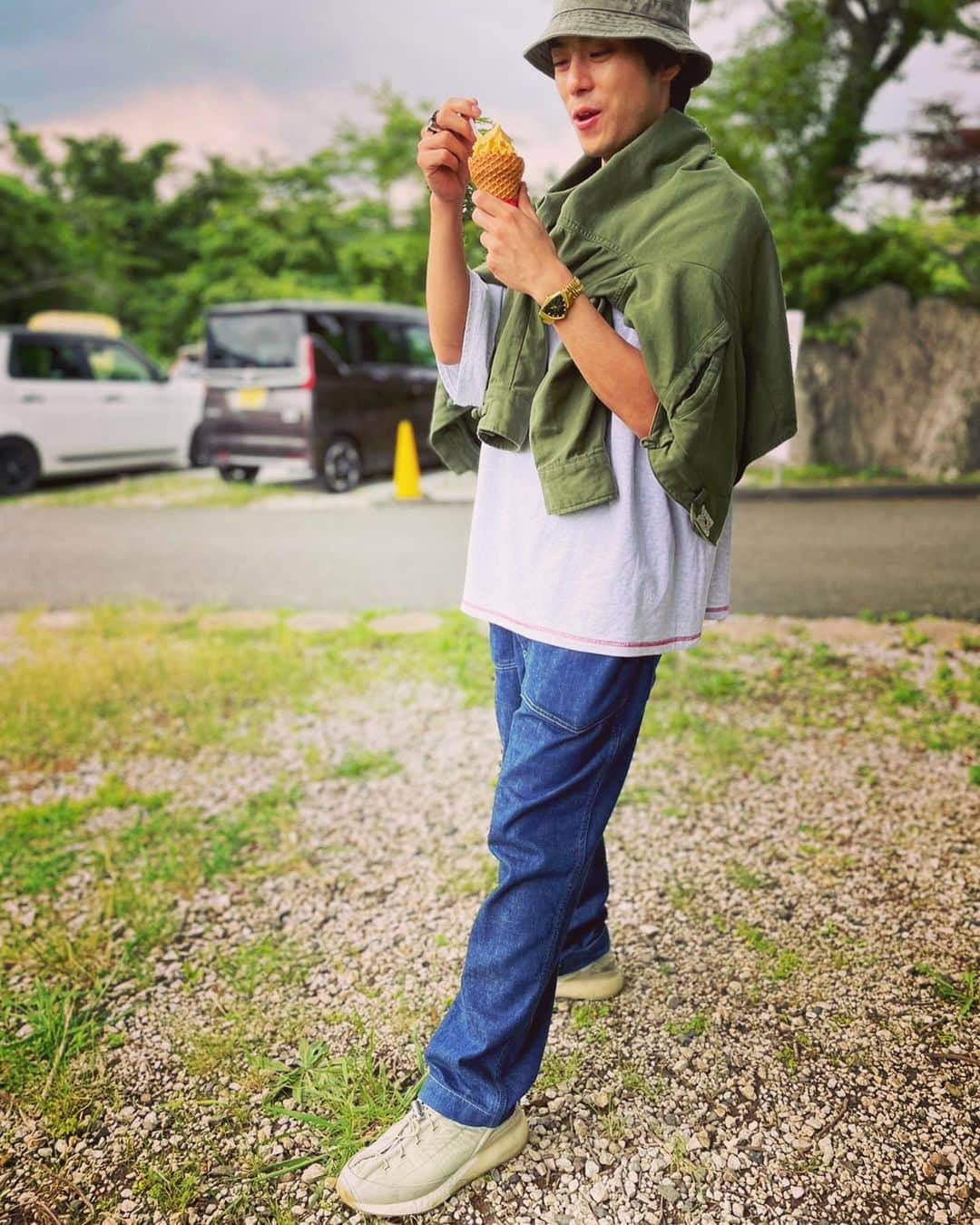 永田崇人さんのインスタグラム写真 - (永田崇人Instagram)「皆さんおはようございます。 今日も暑いです。ソフトクリーム食べましょう。見つけたらすぐ買ってしまいます。」6月30日 9時50分 - takato0827