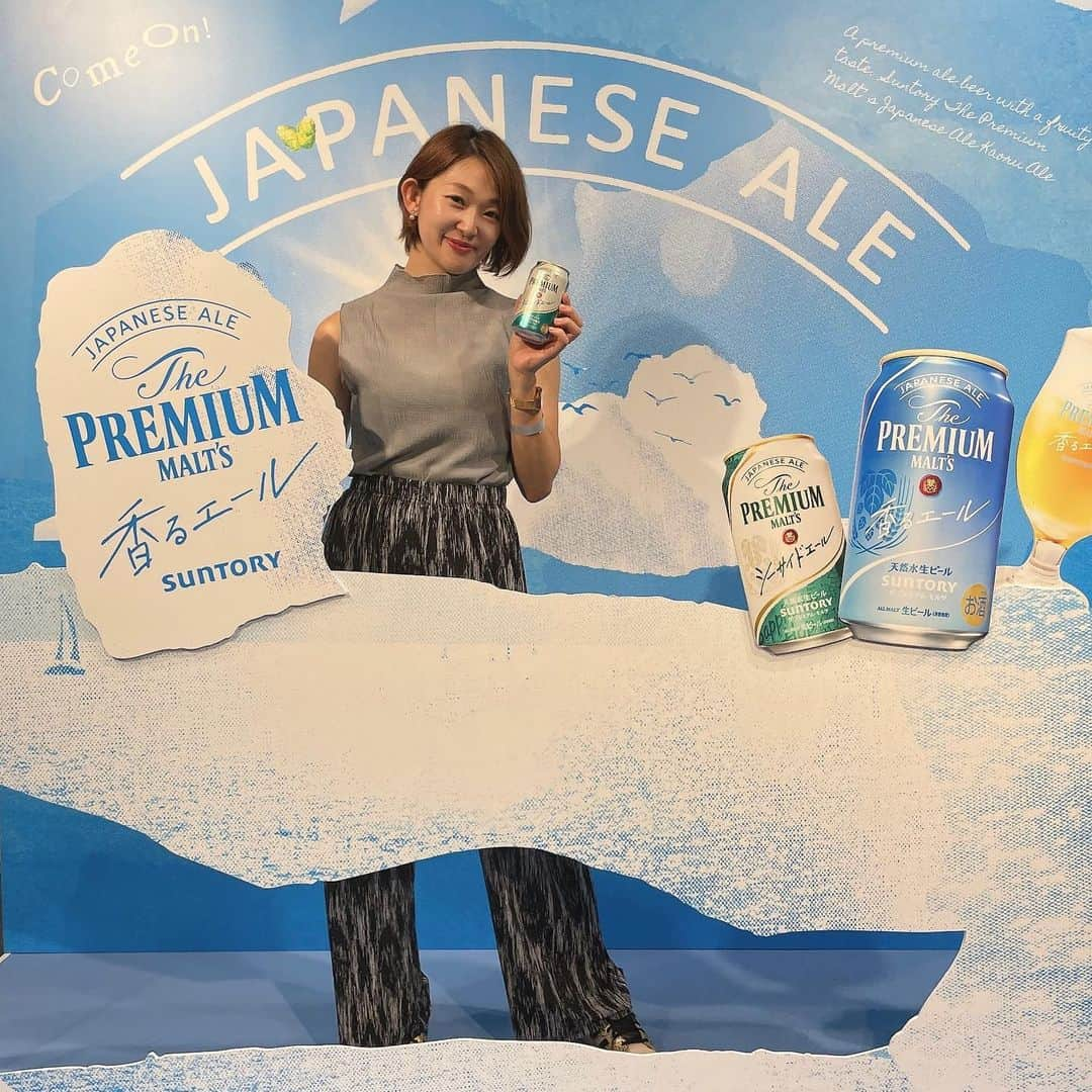 榮樹実さんのインスタグラム写真 - (榮樹実Instagram)「. 久しぶりのInfluencer'sEXPO✨ ご招待いただき行って来ました🥰  色々な新しい物が知れて楽しいイベントなんですが、今回はフォトスポットも沢山！  １枚目は@hillsavenue_officialのシューズを履いて📸 銀座に店舗があるんですが、ここの靴軽くて履きやすい&可愛かったので今度行ってみようと思います🩵  #ヒルズアヴェニュー   はじめて見る @mirror_fit や、 おうちでシャワーヘッド&コテも使っている @refa_mtg ブースもありました💞  他にも沢山のブース、写真にタグ付けします📸   @premiummalts.jp の新発売ビールまでお土産でいただいてウキウキで帰宅🙋‍♀️🍻  また個別のおすすめ商品も載せます👍🏼✨   @influencersexpo.jp   #インフルエンサーエキスポ #新商品   #おすすめアイテム #情報収集」6月30日 10時13分 - jumisakae