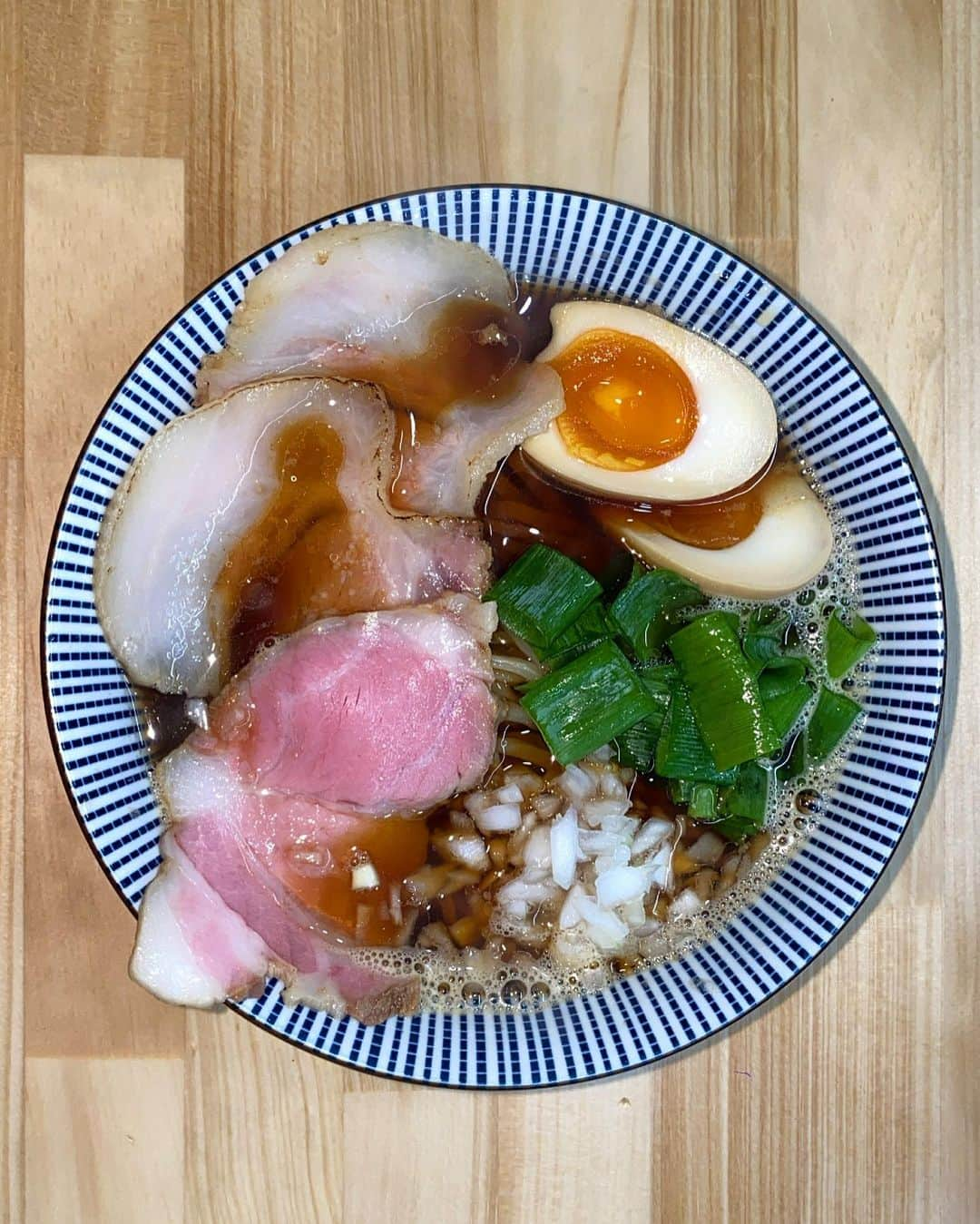 寿君さんのインスタグラム写真 - (寿君Instagram)「@arm_strong_deejay 君の"麺匠 いけだ" オープンおめでとう御座います㊗️ ARM君とはClashを経てるので、このラーメンは最高に美味いラーメンでした😋笑 ご馳走さまでした🙏」6月30日 10時10分 - kotobuki_kun_1048