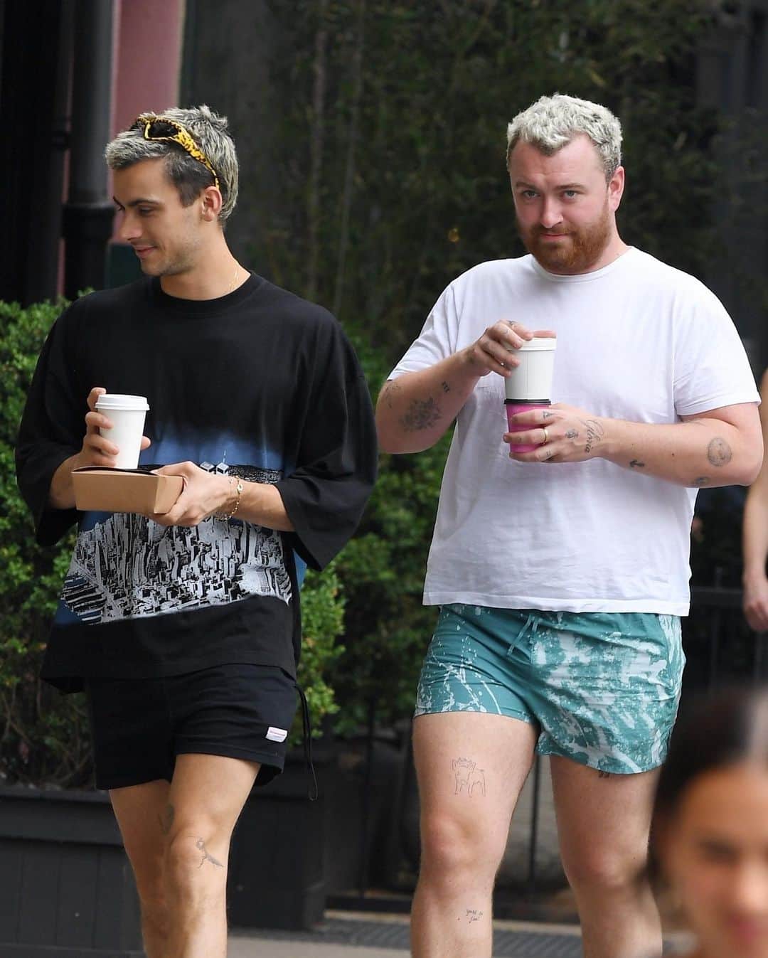Just Jaredさんのインスタグラム写真 - (Just JaredInstagram)「Sam Smith showed off their legs and a pig tattoo while wearing short shorts for an outing with partner Christian Cowan. We've got more pics over at JustJared.com! #SamSmith #ChristianCowan Photos: Backgrid」6月30日 10時54分 - justjared