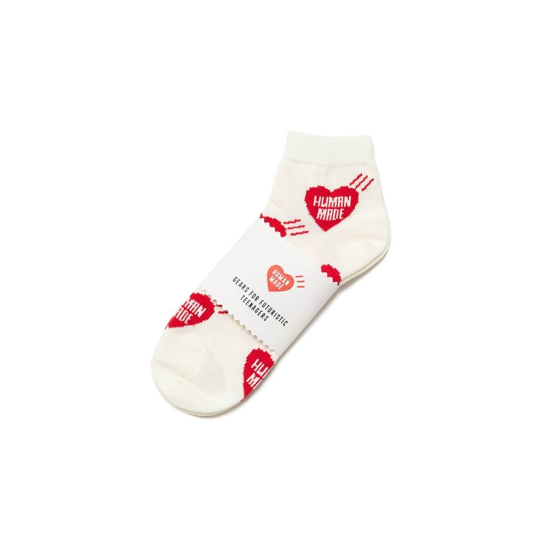 HUMAN MADEさんのインスタグラム写真 - (HUMAN MADEInstagram)「"SHORT HEART PATTERN SOCKS" is available at 1st July 11:00am (JST) at Human Made stores mentioned below.  7月1日AM11時より、"SHORT HEART PATTERN SOCKS” が HUMAN MADE のオンラインストア並びに下記の直営店舗にて発売となります。  [取り扱い直営店舗 - Available at these Human Made stores] ■ HUMAN MADE ONLINE STORE ■ HUMAN MADE OFFLINE STORE ■ HUMAN MADE HARAJUKU ■ HUMAN MADE SHIBUYA PARCO ■ HUMAN MADE 1928 ■ HUMAN MADE SHINSAIBASHI PARCO  *在庫状況は各店舗までお問い合わせください。 *Please contact each store for stock status.  定番のハート総柄ソックスは、ジャガード織りで表現したアイコニックなハートロゴがポイント。夏スタイルのアクセントにも最適です。  Standard jacquard socks with an all-over pattern featuring the iconic heart logo. A fresh accent for your summer style.」6月30日 11時09分 - humanmade