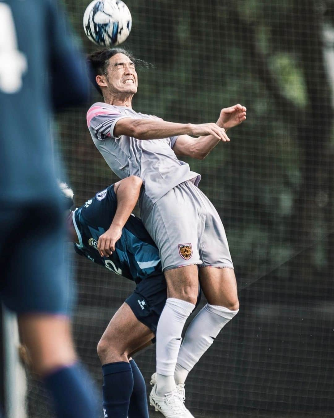 一柳夢吾のインスタグラム：「水風船落下  photo by @sportspontaiwan？  #taiwanfootball#taiwanfootballleague#taiwan#taipei#台湾#台北#台湾サッカー#台湾サッカーリーグ#台灣企業甲級足球聯賽#一柳夢吾」