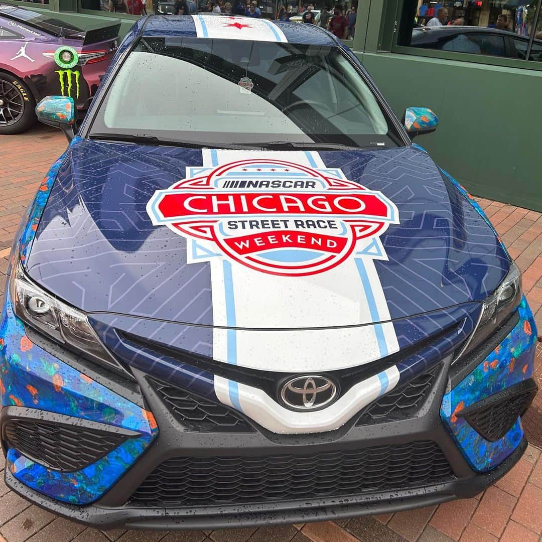 シカゴ・カブスさんのインスタグラム写真 - (シカゴ・カブスInstagram)「NASCAR takes over Wrigley Field!」6月30日 11時13分 - cubs
