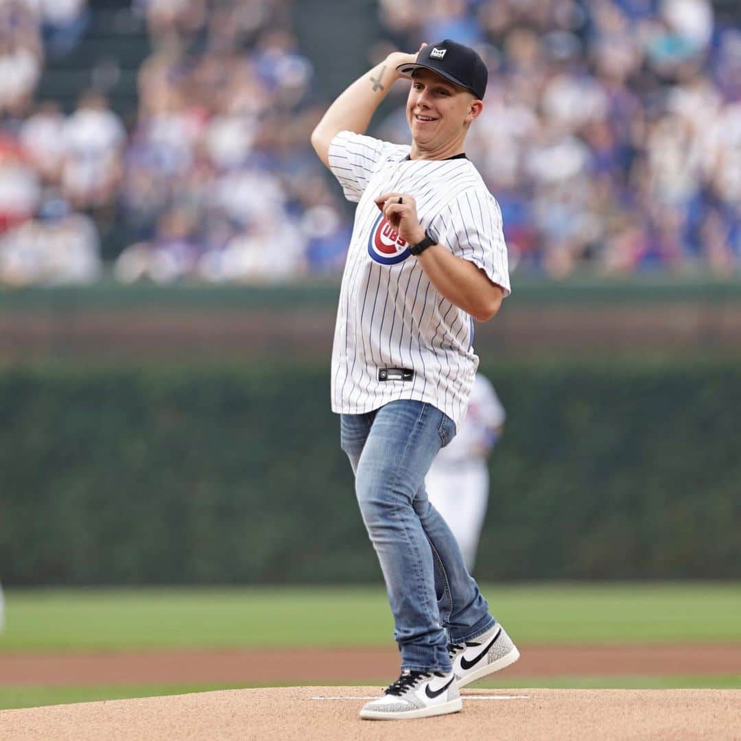 シカゴ・カブスさんのインスタグラム写真 - (シカゴ・カブスInstagram)「NASCAR takes over Wrigley Field!」6月30日 11時13分 - cubs