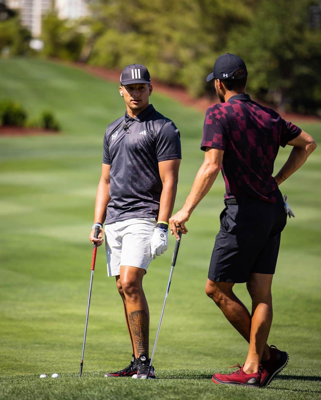 ゴールデンステート・ウォリアーズのインスタグラム：「Chiefs Kingdom 🤝 Dub Nation It was a duel in the desert for this edition of #TheMatch」
