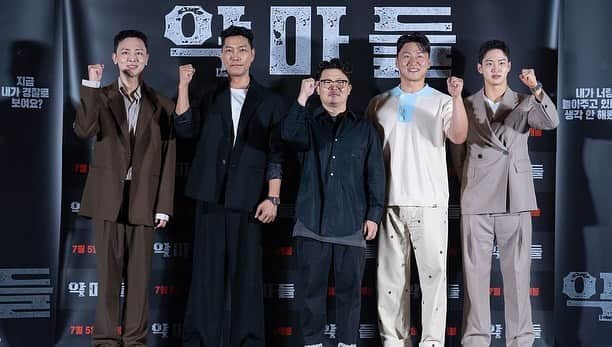 チャン・ジェホさんのインスタグラム写真 - (チャン・ジェホInstagram)「시사회 무사히 마치고 왔습니다. 감사합니다! #악마들 #무대인사 #버킷리스트달성」6月30日 11時51分 - hohee01
