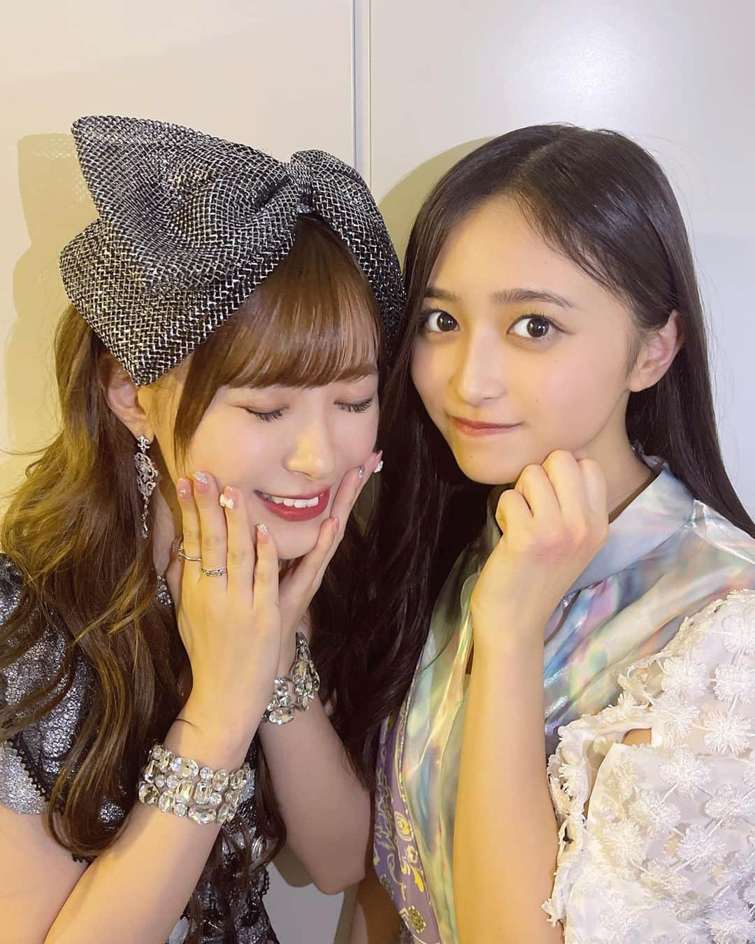 生田衣梨奈さんのインスタグラム写真 - (生田衣梨奈Instagram)「乃木坂46の井上和ちゃん♡ ⁡ あの紹介の動画が出た時から大好きで かわいくて推してたらなんと乃木坂46さんと 楽屋がお隣でした♡ ⁡ 本人に引かれるくらい話してしまった笑 ⁡ ⁡ テレ東音楽祭の裸足でSummerのセンターが めちゃくちゃよくてかわいくて 可愛かった事を伝えたら喜んでくれて こっちまで嬉しくなっちゃった！ ⁡ ⁡ 2shotもしっかり撮らせてもらった😭 ⁡ ⁡ ⁡ #morningmusume23 #モーニング娘23#helloproject #えりぽんかわいい #生田衣梨奈のVSゴルフ5  #ELEYVSGOLF #生田衣梨奈 #ootd #l4l #love #ig_japan #Followme #ゴルフ #GOLF #ゴルフ女子 #テレ東音楽祭 #乃木坂46 #井上和 #推し #可愛すぎてやっぱり推しが1番って思った #これ絶対本人には見られたくない笑 #裸足でSummer #裸でSummer #顔がえりの頭についとるリボンより小さかった」6月30日 11時57分 - erina_ikuta.official