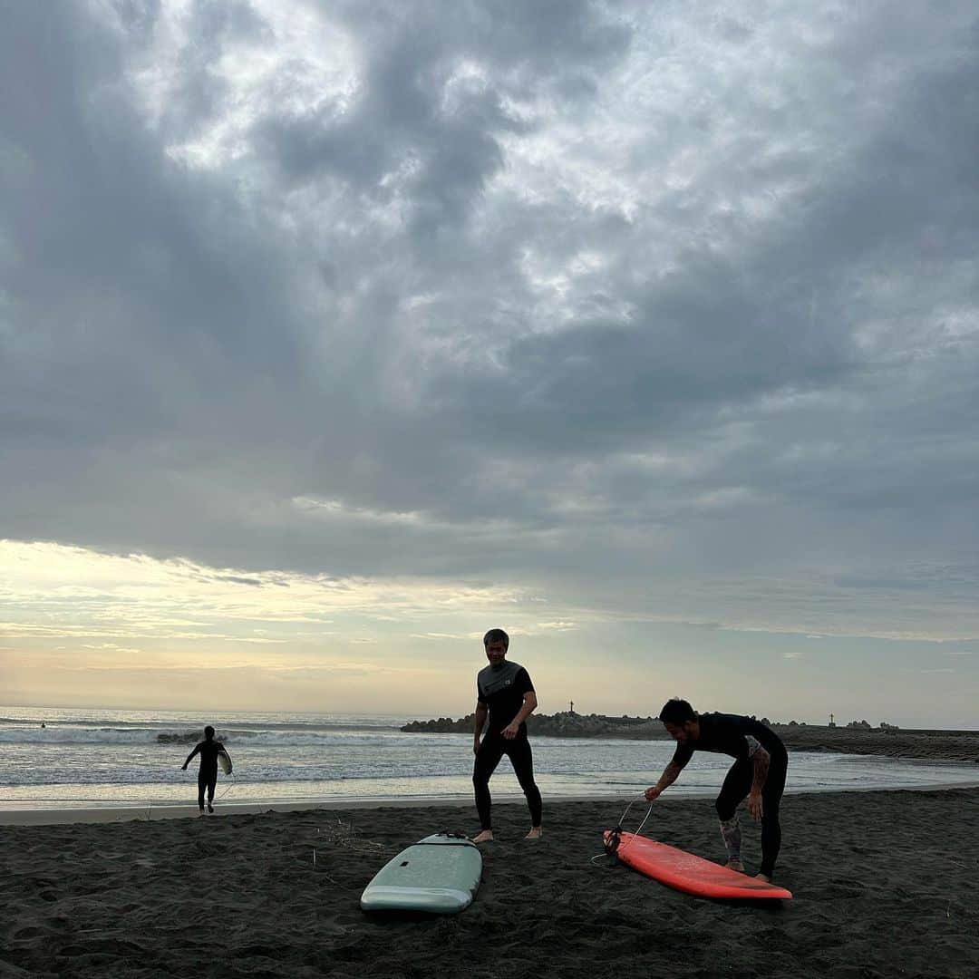 那須川天心さんのインスタグラム写真 - (那須川天心Instagram)「波活ぶろっ🏄🏄🏿‍♀️🏄‍♂️」6月30日 12時13分 - tenshin.nasukawa