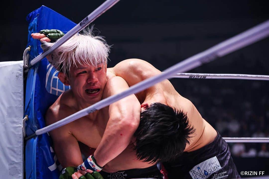 RIZIN FF OFFICIALさんのインスタグラム写真 - (RIZIN FF OFFICIALInstagram)「#RIZIN43 《Match.4》 "A slobber knocker goes to distance." ------------ Tetsuya Seki defeats Raiki Endo by Unanimous Decision.  #RIZIN #MMA #関鉄矢 #tetsuyaseki #遠藤来生 #raikiendo」6月30日 20時00分 - rizin_pr