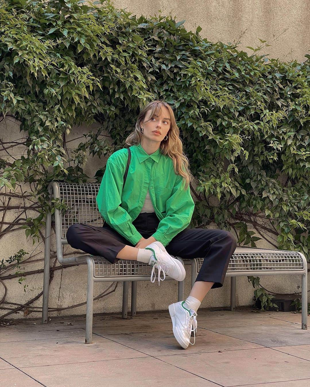 SONYA ESMANさんのインスタグラム写真 - (SONYA ESMANInstagram)「My name is Sonya Esman ₊˚⊹💚 @reebok I’m as introverted as they get, yet somehow i LOVE people. I try to walk or bike everywhere. I’m not afraid to set my bag on the floor. I’m a certified insomniac. I think I’ve always gravitated towards the road less traveled. I go down internet rabbit holes daily (cue insomnia). The feelings music gives me inspires me to create. And a little spontaneity can make me very, very happy. #reebokpartner」6月30日 12時32分 - sonyaesman