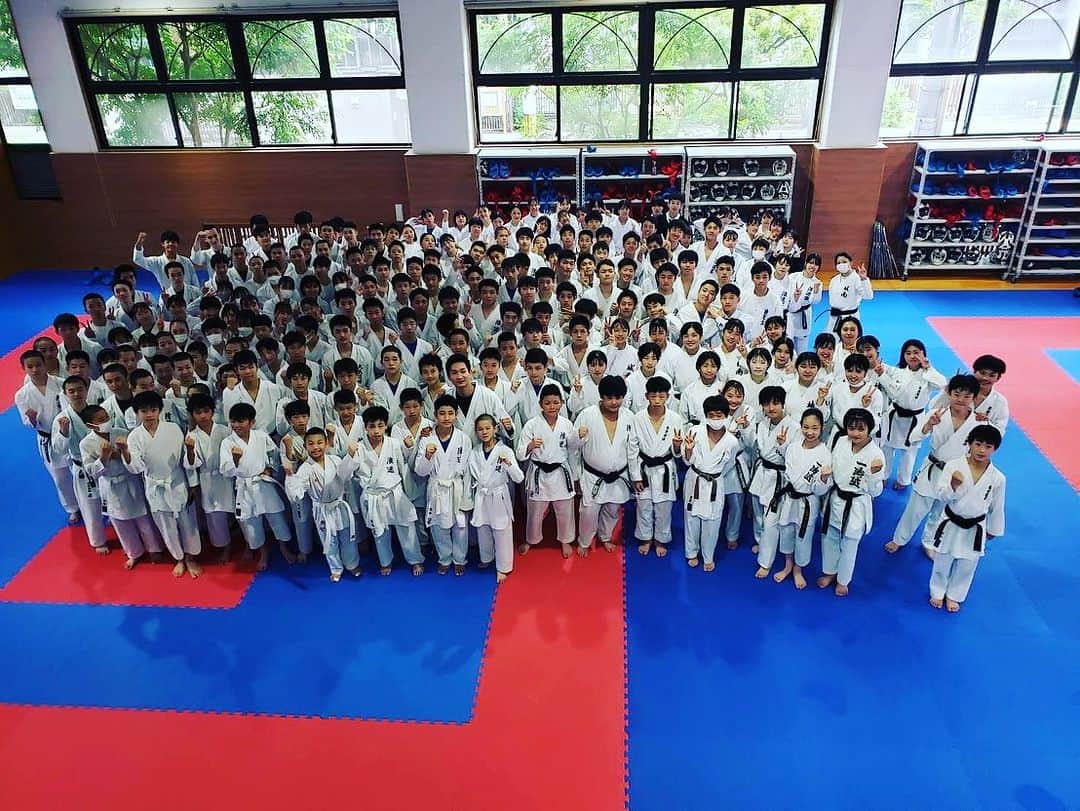 荒賀龍太郎さんのインスタグラム写真 - (荒賀龍太郎Instagram)「🥋 刺激のある1日を☝️  Thank you always.  #karate#athlete#seminar#空手#kumite#kids#」6月30日 13時17分 - araga1016