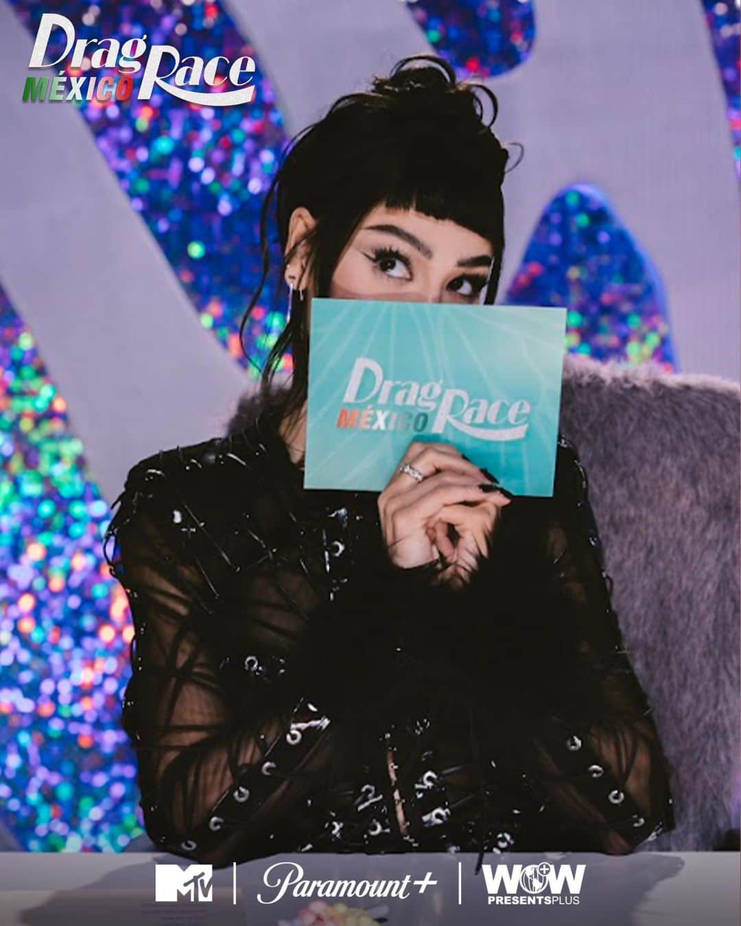 Danna Paolaのインスタグラム：「La próxima semana tendremos una invitada muy especial @dannapaola que se unirá al panel de jueces de #DragRaceMexico ! 🌟 👠 @dragracemexico estrenando los jueves a las 12AM CST en @wowpresentsplus (todo el mundo excepto México) y @paramountplusmx/@mtvla (México y Latinoamérica)」