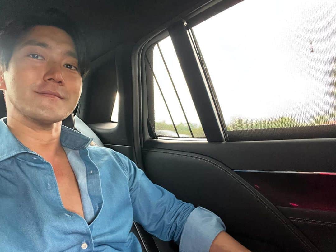 チェ・シウォン（SUPER JUNIOR）のインスタグラム：「덥고 습하고.. 🫠☔️」