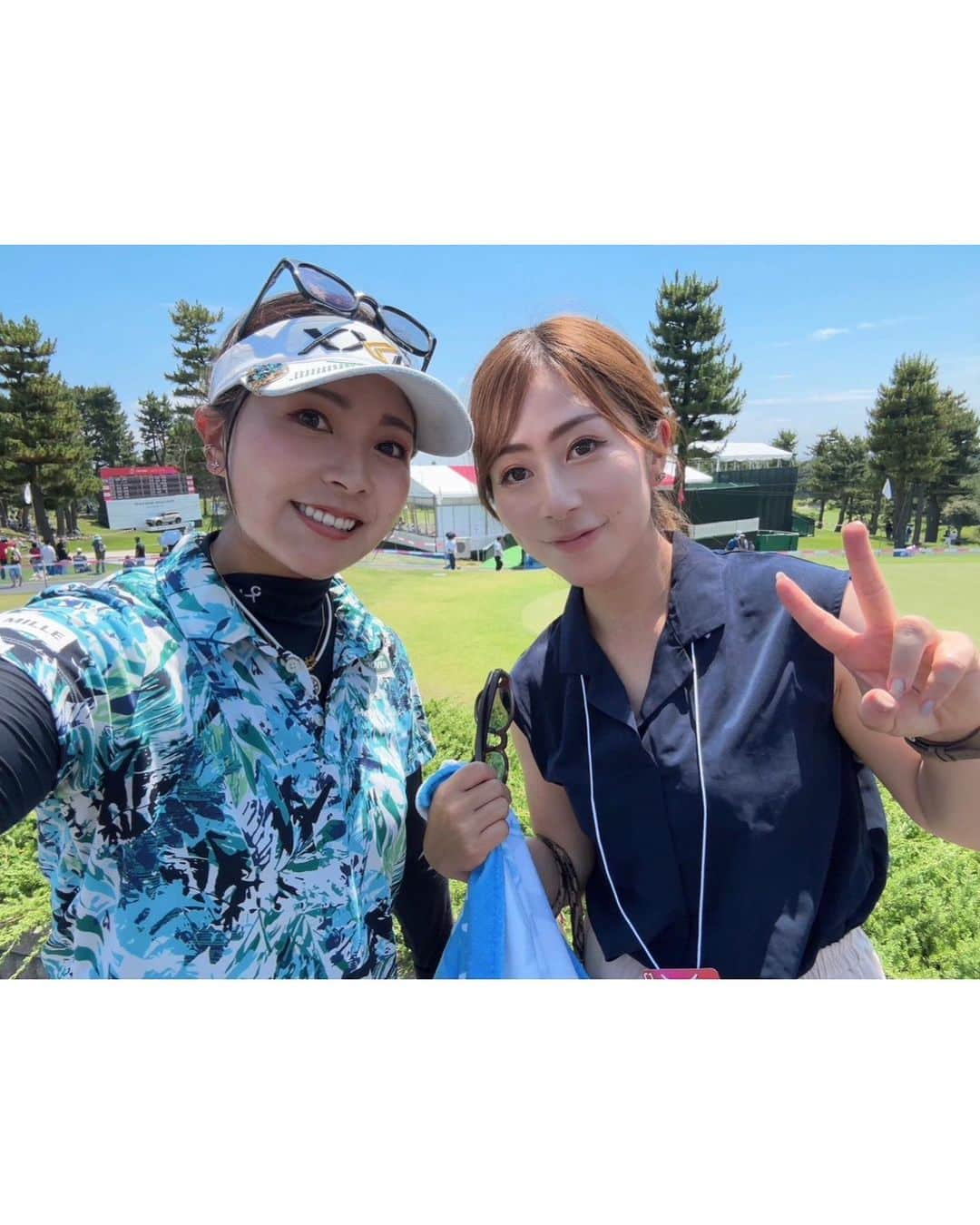 青木茉里奈さんのインスタグラム写真 - (青木茉里奈Instagram)「2023.6.29.Thu 資生堂レディスオープン in 戸塚カントリー倶楽部西コース @serenaaoki_official  @shota.ohnishi  初日、応援に行ってきました📣 率直に、応援が凄く楽しかったのと、自身の試合(日本女子オープン地区予選)が終わったばかりだったのですが、このタイミングで観戦に行くことが出来て感慨深いものがありました。まだまだ頑張れるって、粘り強く、攻めのプレーで見せて伝えてくれた気がして、パワーをもらいました..！✨ ありがとう！ 私も頑張ります！  _ _ _ _ _ _ _ _ _ _ _ _ _ _ _ _ _ _ _ _ _ _ _ _ _ _ _ _ #taylormade #taylormadegolf #teamtaylormade #株式会社かしわ堂 #ustmamiya #iomic #eyevol #ecco」6月30日 13時52分 - marinaaoki28