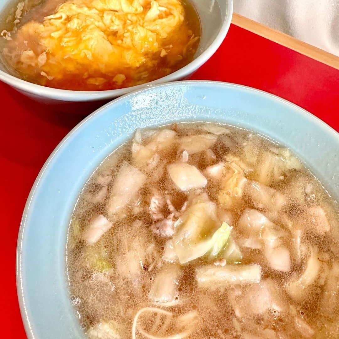 水谷千重子さんのインスタグラム写真 - (水谷千重子Instagram)「この岐阜タンメンと天津飯を食べる為に岐阜の岐阜タンメンの町中華さんに行って参りました😝 名古屋の友近ちゃんがやってる花咲タイムズちゃんで紹介されてたんで行かなきゃ😙 というわけで！！ 石刀駅に生まれはじめており立ちました！😂 タンメンのお味ぐー麺ぐー 最高😀 天津飯！いらんことしてない！お味ぐー👍 おちかった〜 ご馳走さまでした😍🙇‍♀️ こんなに綺麗に完食したわけよ🫵🫵🫵🤭🤭😝😝😝 #岐阜タンメンの町中華 #岐阜タンメン #天津飯 #完食 #なんか身体細い！！」6月30日 14時07分 - mizutanichieko