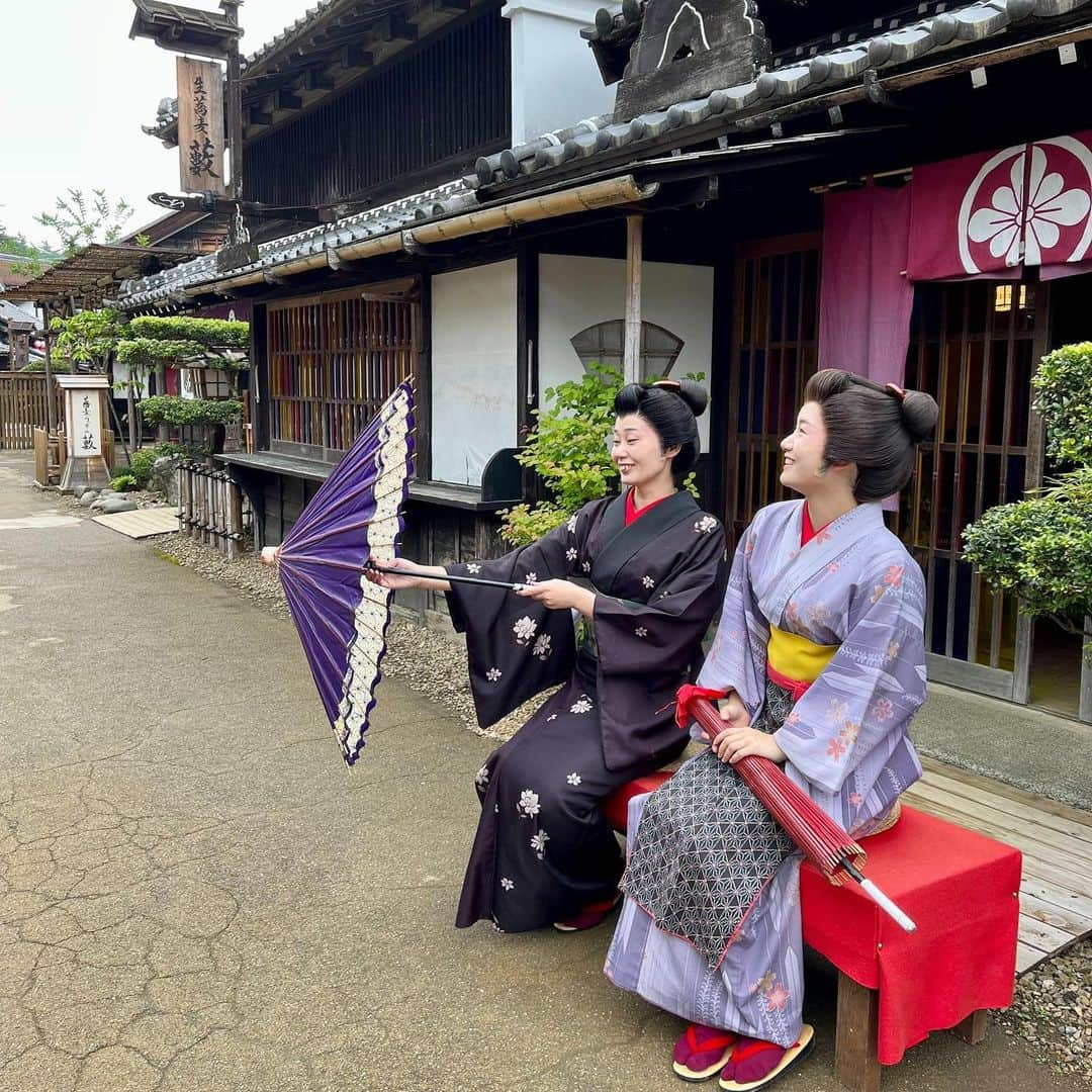 江戸ワンダーランド 日光江戸村のインスタグラム：「・ 梅雨 | rainy season🐌 7月は、晴れの日が増えるといいな。I hope there will be more sunny days in July. ・　 ・ #edo #edowonderland #nikko  #江戸人 #日光 #江戸時代 #江戸ワンダーランド日光江戸村」