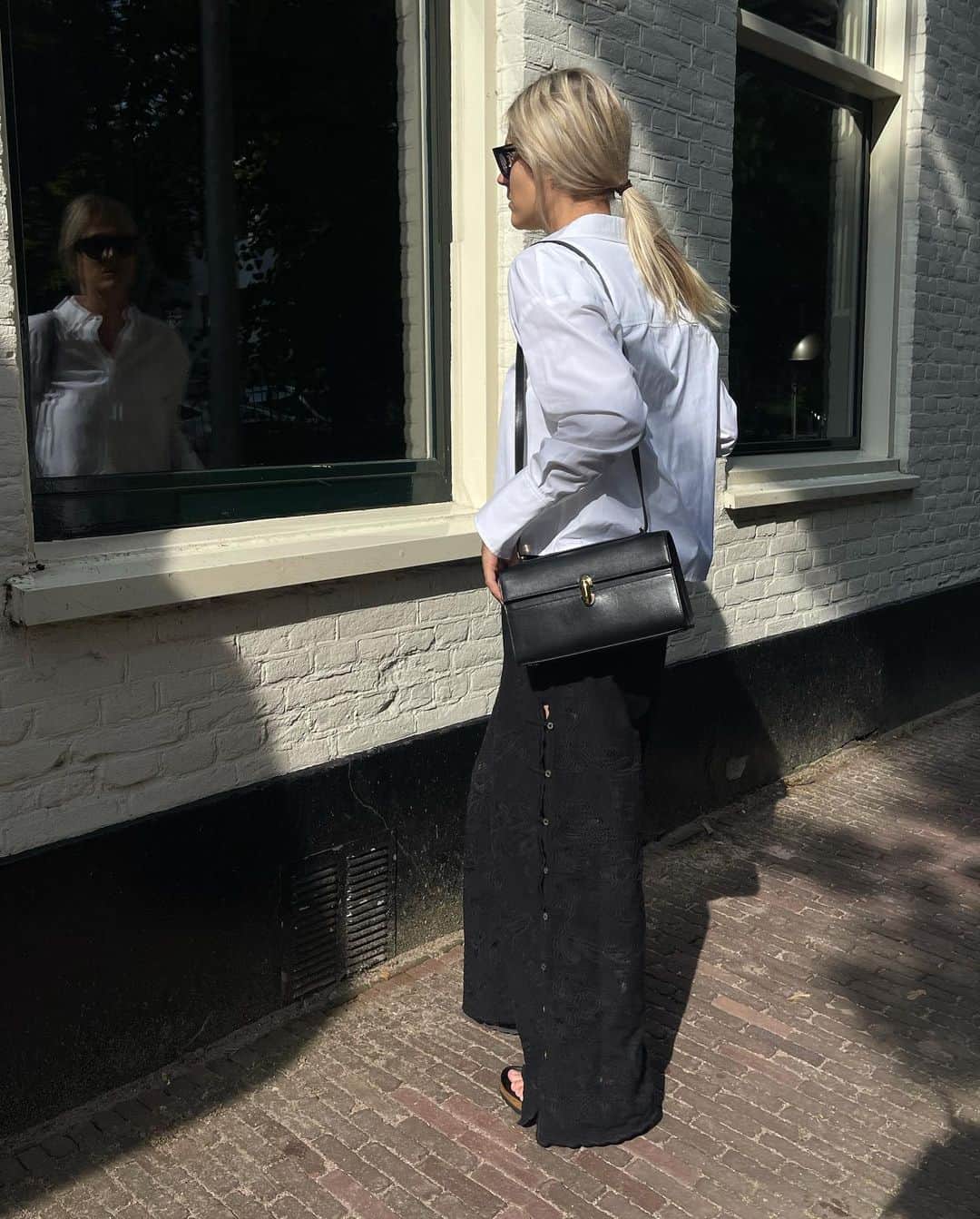 Linda Tolのインスタグラム：「🪞」
