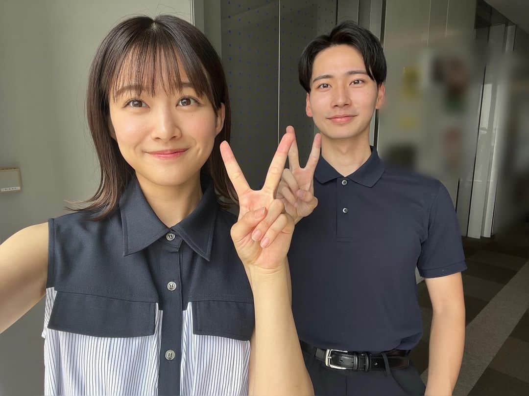 フジテレビアナウンサーさんのインスタグラム写真 - (フジテレビアナウンサーInstagram)「新人の原田葵です！  今週も1週間お疲れさまです✨ 月曜日の朝は、『Live News イット！』の取材に行く前の東中と、 行った取材先などについて、仕事の話をする時間となっています。朝業務も分担しながらやっていて、心強い同期です！ 引き続き、目の前のことを一生懸命頑張ります💪  #新人アナウンサー #東中健 #原田葵」6月30日 14時49分 - fujitv_announcer