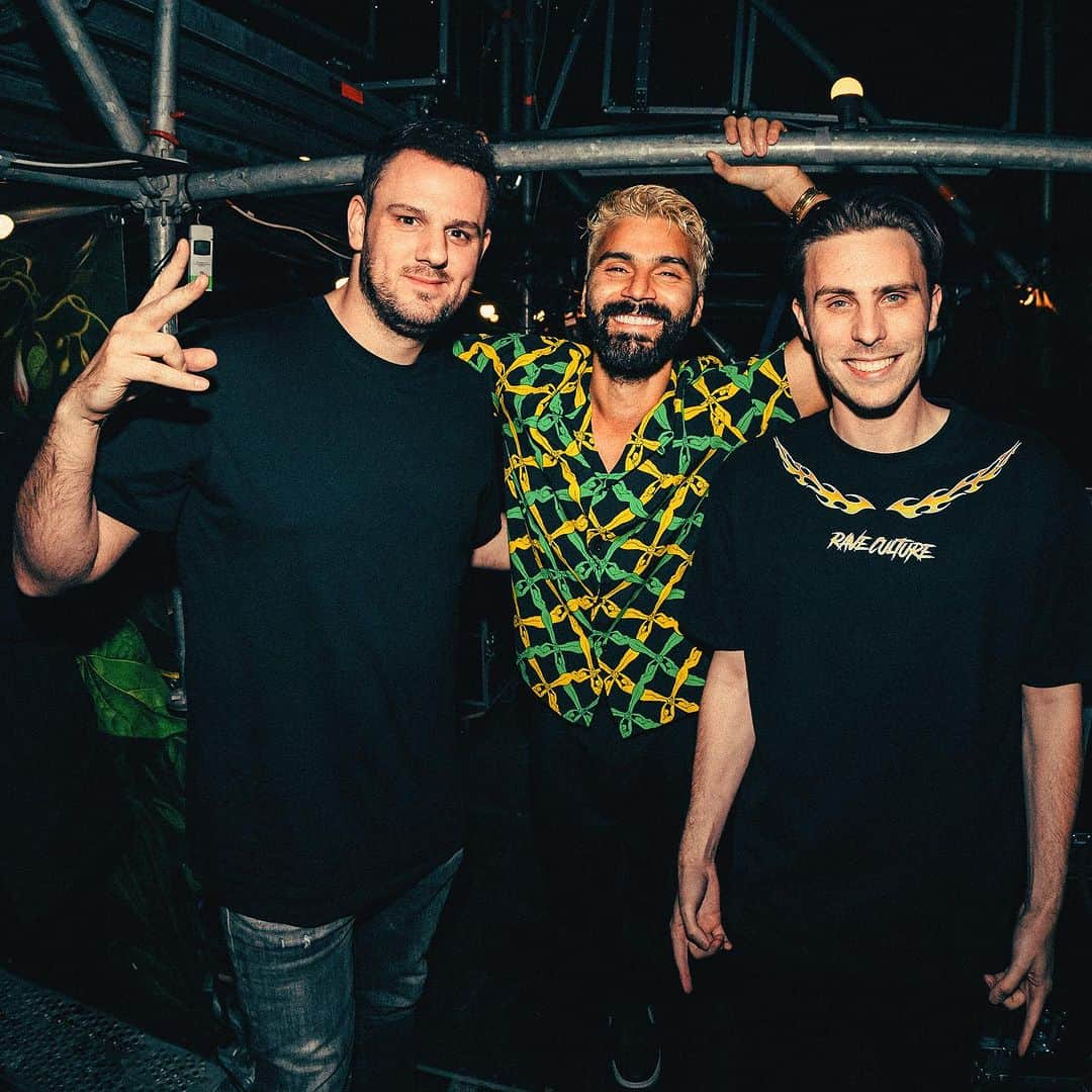 R3habさんのインスタグラム写真 - (R3habInstagram)「Can’t wait to reunite with @wandwmusic at @tomorrowland for our b2b in one month!! 🔥🔥🔥 Who is ready for new music?」6月30日 15時10分 - r3hab