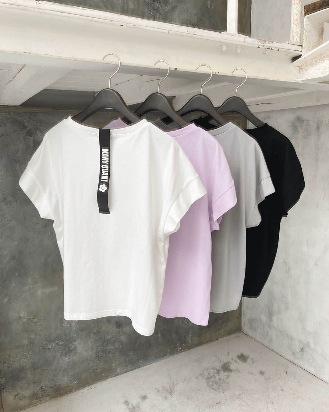 MARY QUANT officialのインスタグラム：「- #テープロゴデザインTシャツ - #MARYQUANT #2023SUMMER #NEWITEMS #FASHION - #マリークヮント #Tシャツ」