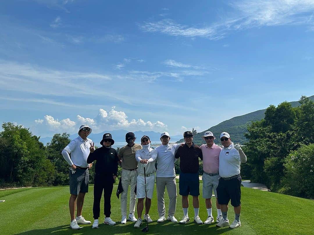 ソン・ジホさんのインスタグラム写真 - (ソン・ジホInstagram)「⛳️🦌」6月30日 15時48分 - ziffffo