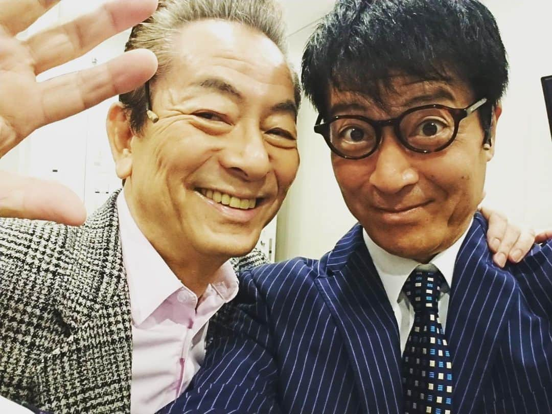 寺脇康文さんのインスタグラム写真 - (寺脇康文Instagram)「いやー！色々ありながらも、終わりましたー！ このコンビも、サヨウナラ！ ありがとうございました〰️！  #帰ってきたマイ・ブラザー」6月30日 15時48分 - yasufumi_terawaki.official