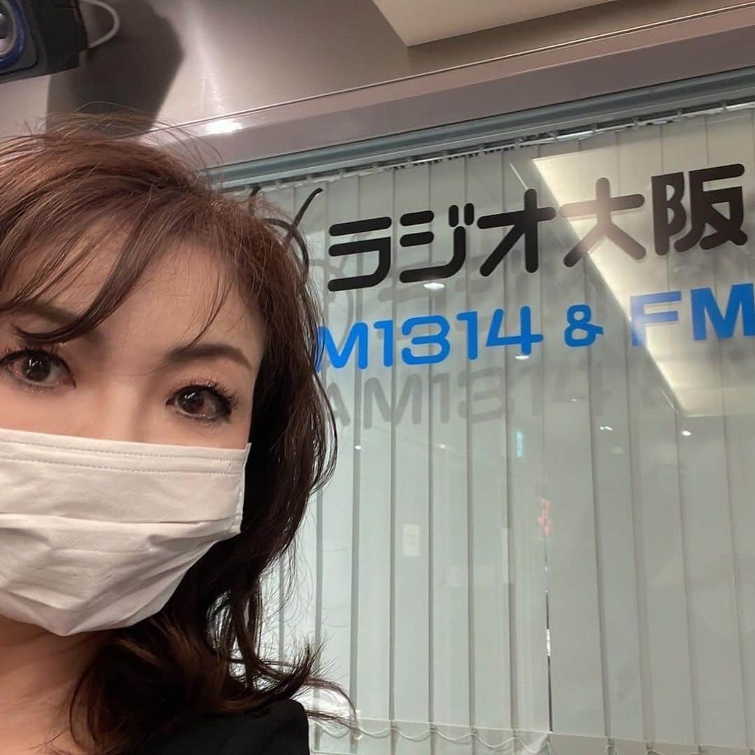 モモコさんのインスタグラム写真 - (モモコInstagram)「実は親戚にお腹の赤ちゃんの病気を診るお医者様がいます。 夫律子先生です。 クリニック名がクリフム出生前診断クリニックです。 一緒にラジオ大阪のラジオに出ました。  OBC 「桑原あずさのas life」 ①7/1(土)7:00-7:45 ②7/4(火)17:15-17:45 ③7/8(土)7:00-7:45 ※各回12分の出演です！  聴いてくださいね〜😊 radikoでも聴けますよ〜😌  #ハイヒールモモコ #👠 #👠🍑 #CHANEL #シャネラー #グルメ #アメブロ  #モモコ新聞 #OBC #ラジオ大阪 #桑原あずさのaslife #ラジオ #radiko #クリフム出生前診断クリニック #夫律子 先生」6月30日 16時00分 - highheel_momoko