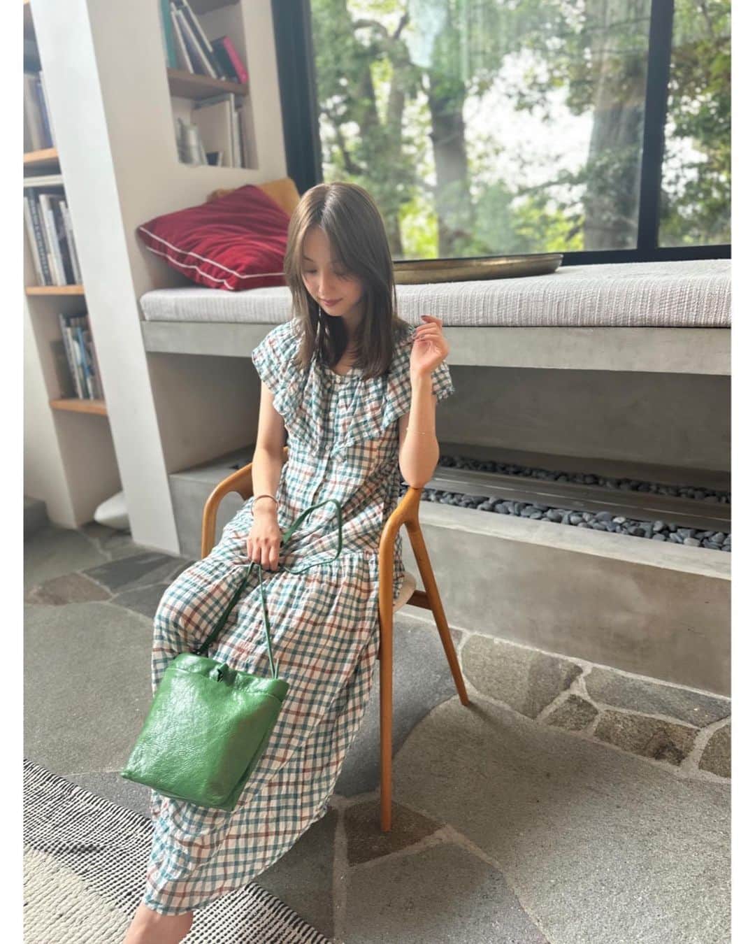 佐々木希さんのインスタグラム写真 - (佐々木希Instagram)「💚💚💚  私服 one-piece#iNtimite bag#CABaN」6月30日 16時00分 - nozomisasaki_official