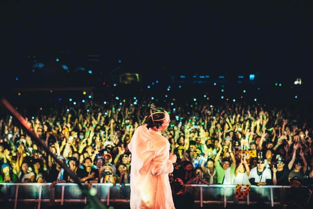 のインスタグラム：「.  2023.5.24  @mightycrown presents  #横浜レゲエ祭THEFINAL Day1  Reggae music lovers showered me with big love.  Photo by @junya_thirdeye   #pushim」