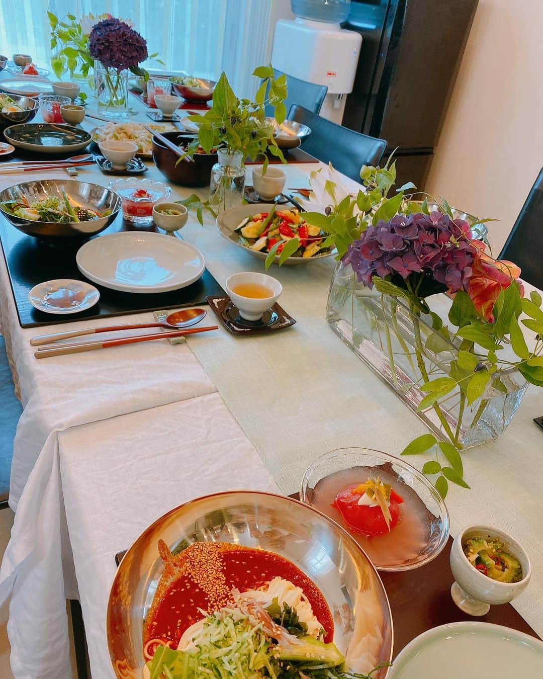 熊谷真実さんのインスタグラム写真 - (熊谷真実Instagram)「韓国料理の料理教室へ 水キムチ作りとビビン麺。  めっちゃお腹にいいやつです。 お土産も水キムチとな、なんと！ まみらークッキーのお土産付き！！  愛だー とても楽しいお教室でした。 またいきたいです！ またいく！  ありがとうございました！」6月30日 16時25分 - mami_kumagai310