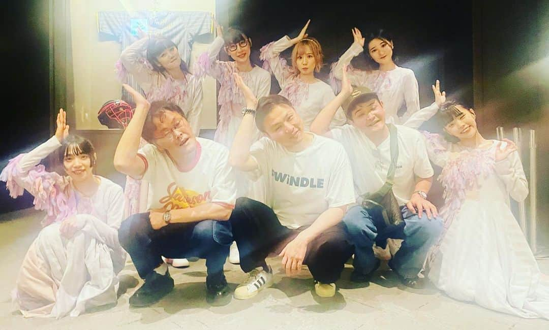 ノブ さんのインスタグラム写真 - (ノブ Instagram)「BiSHのFiNAL DANCEカッコよかったです。 ありがとう。お疲れ様でした。 #なんでこんな渾身の一枚で半目なん #ノブ奥田稲ちゃん全員半目 #もう撮り直せない #ありがとうございました #BiSH東京ドーム #BiSHバイバイ #アメトーーク BiSH大好き芸人 #ライブ後の飲み会から来たはんにゃ金田が武田鉄矢さんの話ばかりしてイヤでした」6月30日 16時32分 - noboomanzaishi