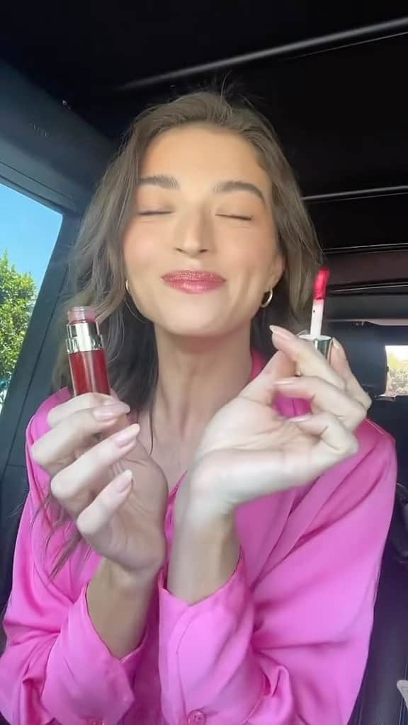 CLARINSのインスタグラム：「Run don’t walk, Lip Comfort Oil is now available at @sephora !   #clarinslipoil #lipoil #lipoils #sephora」