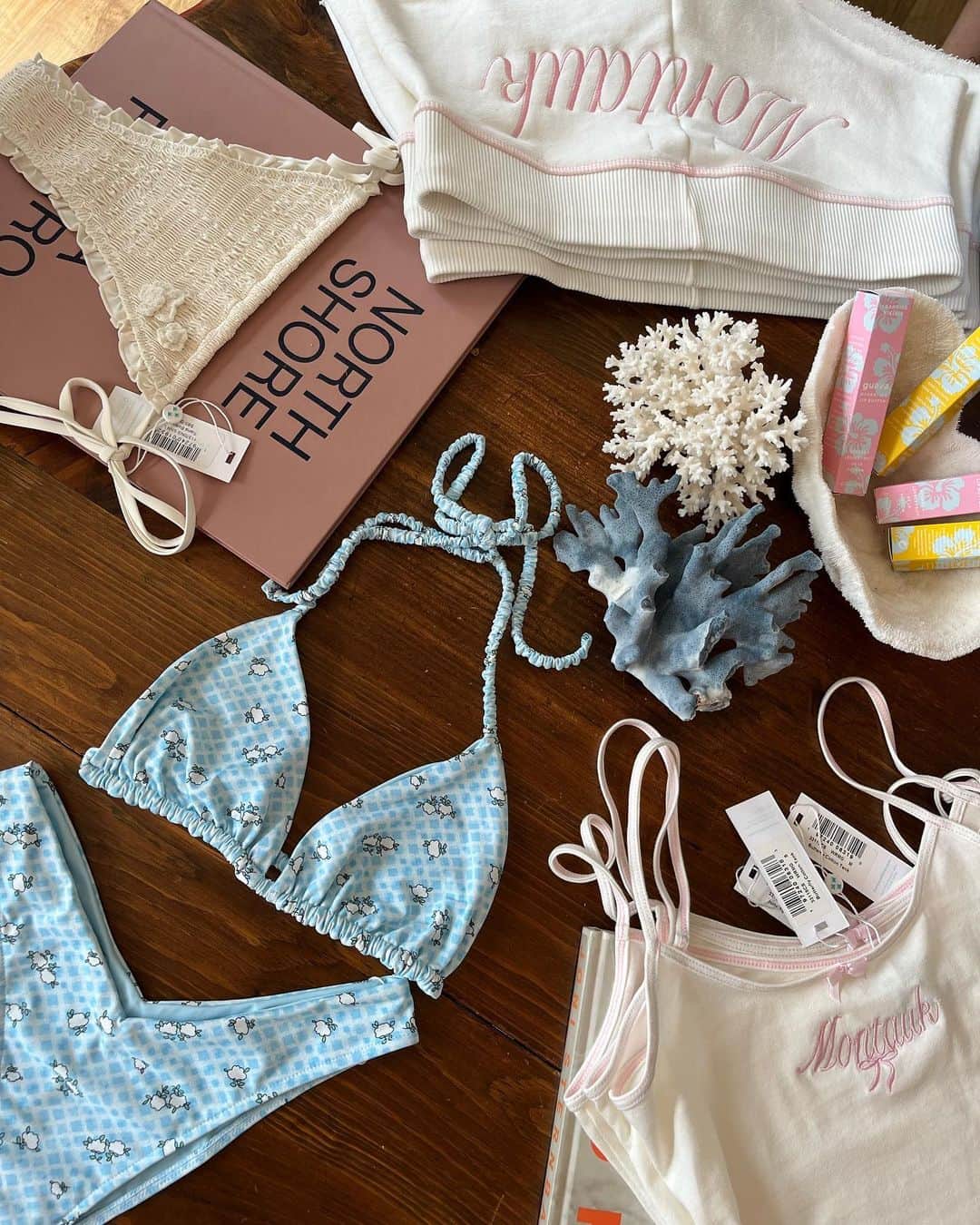 FRANKIES BIKINISさんのインスタグラム写真 - (FRANKIES BIKINISInstagram)「spotted in montauk 🎀 ps! in-store exclusives now 25% off at all store locations. ends 7.4.」7月1日 2時35分 - frankiesbikinis