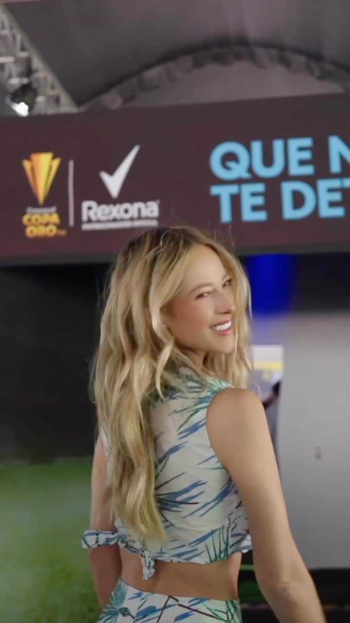 バネッサ・ハッペンコゼンのインスタグラム：「Así se vivió el primer fin de semana con @rexonamx y la activación “Que Nada Te Detenga 2023”.  Recuerden que hoy, mañana y pasado con su ticket de compra de Rexona pueden asistir para participar y ganarse un viaje a la Copa Oro o a la final de la Copa Mundial Femenil de la FIFA 2023.   Nos vemos en Perisur para participar!  @rexonamx #NoTeAbandona #QueNadaTeDetenga」