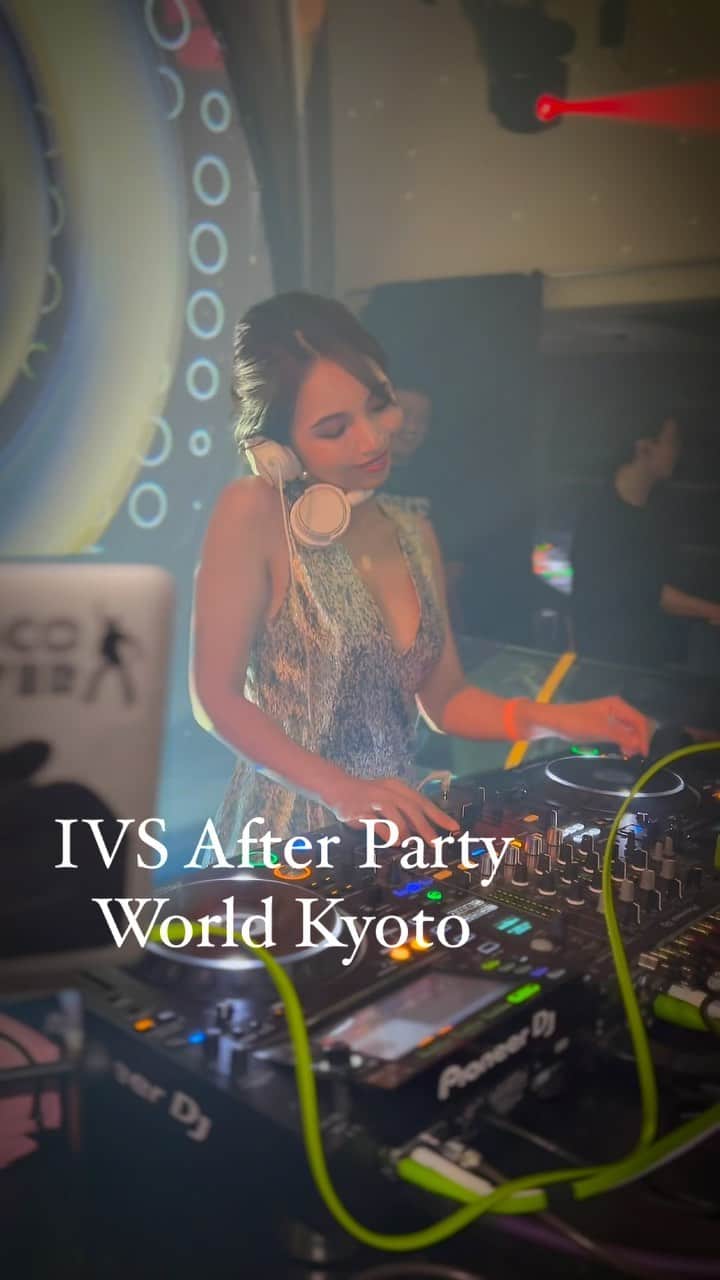 のインスタグラム：「IVSのアフターパーティーでDJ🎧京都でDJ初めてしたかも🫢！ 素敵な機会をありがとう❤️‍🔥 @whiplus   #dj #djing #dj動画 #ivs #ivs2023 #ivsparty #ivsafterparty #worldkyoto #京都dj」